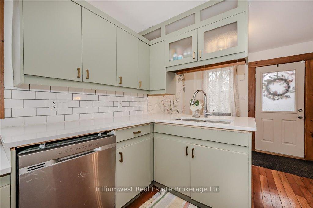 Photo 4 of 15 Tyson Drive, Kitchener, Bridgeport — HOMEH