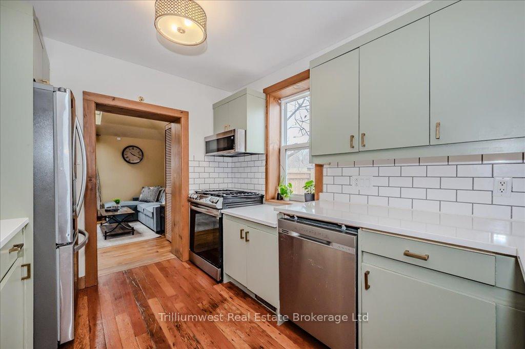 Photo 5 of 15 Tyson Drive, Kitchener, Bridgeport — HOMEH