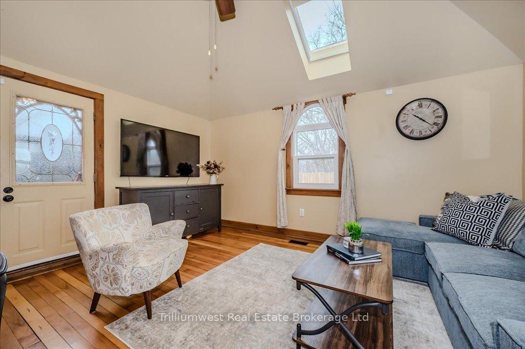 Photo 13 of 15 Tyson Drive, Kitchener, Bridgeport — HOMEH