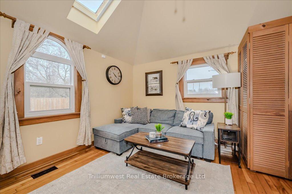 Photo 14 of 15 Tyson Drive, Kitchener, Bridgeport — HOMEH