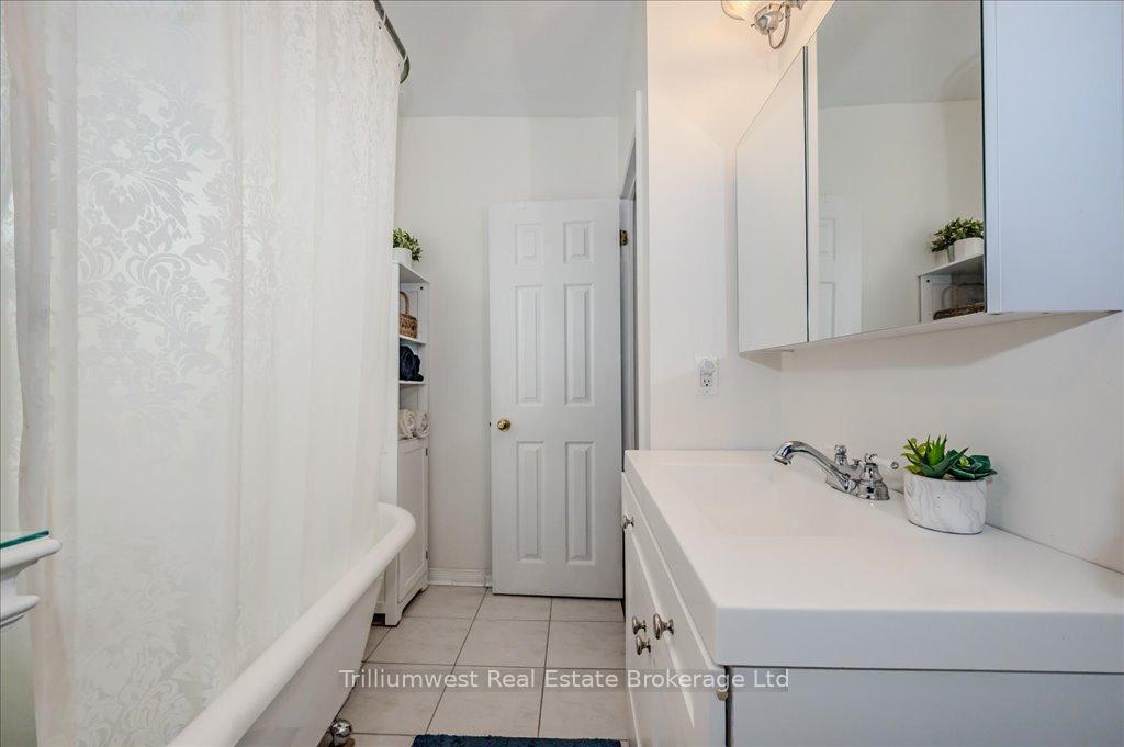 Photo 25 of 15 Tyson Drive, Kitchener, Bridgeport — HOMEH