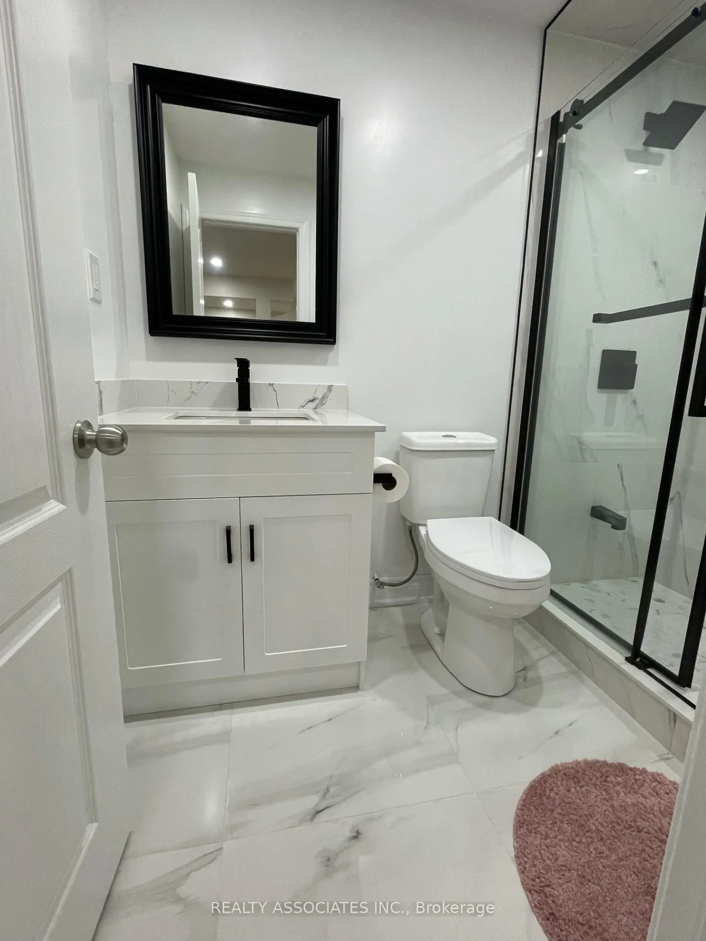 Photo 5 of Unit (Basement), 35 Vettese Court, Markham, Box Grove — HOMEH
