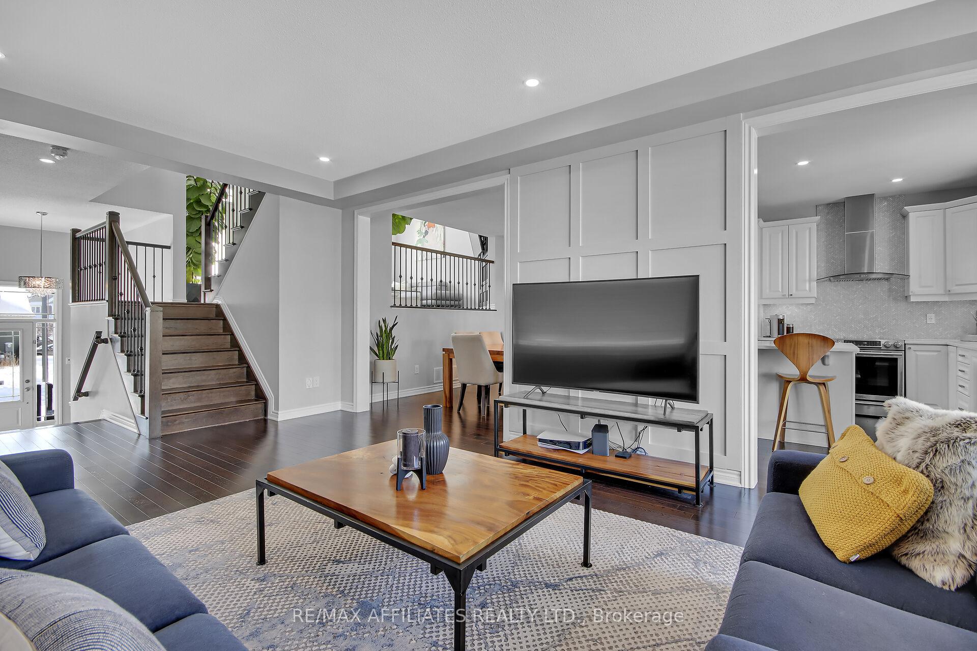 Photo 4 of 44 Oxalis Crescent, Ottawa, Kanata - Emerald Meadows/Trailwest — HOMEH