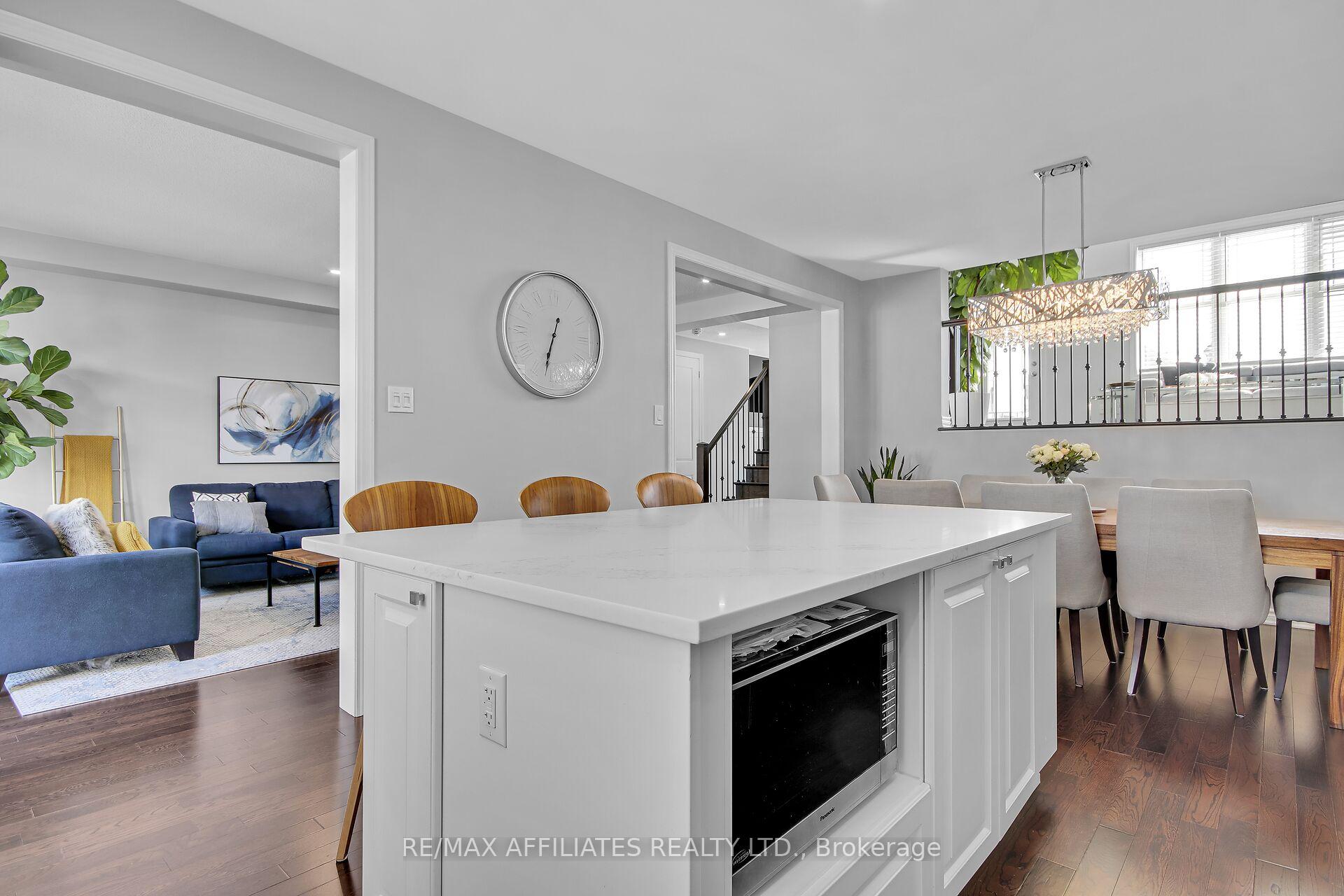Photo 8 of 44 Oxalis Crescent, Ottawa, Kanata - Emerald Meadows/Trailwest — HOMEH