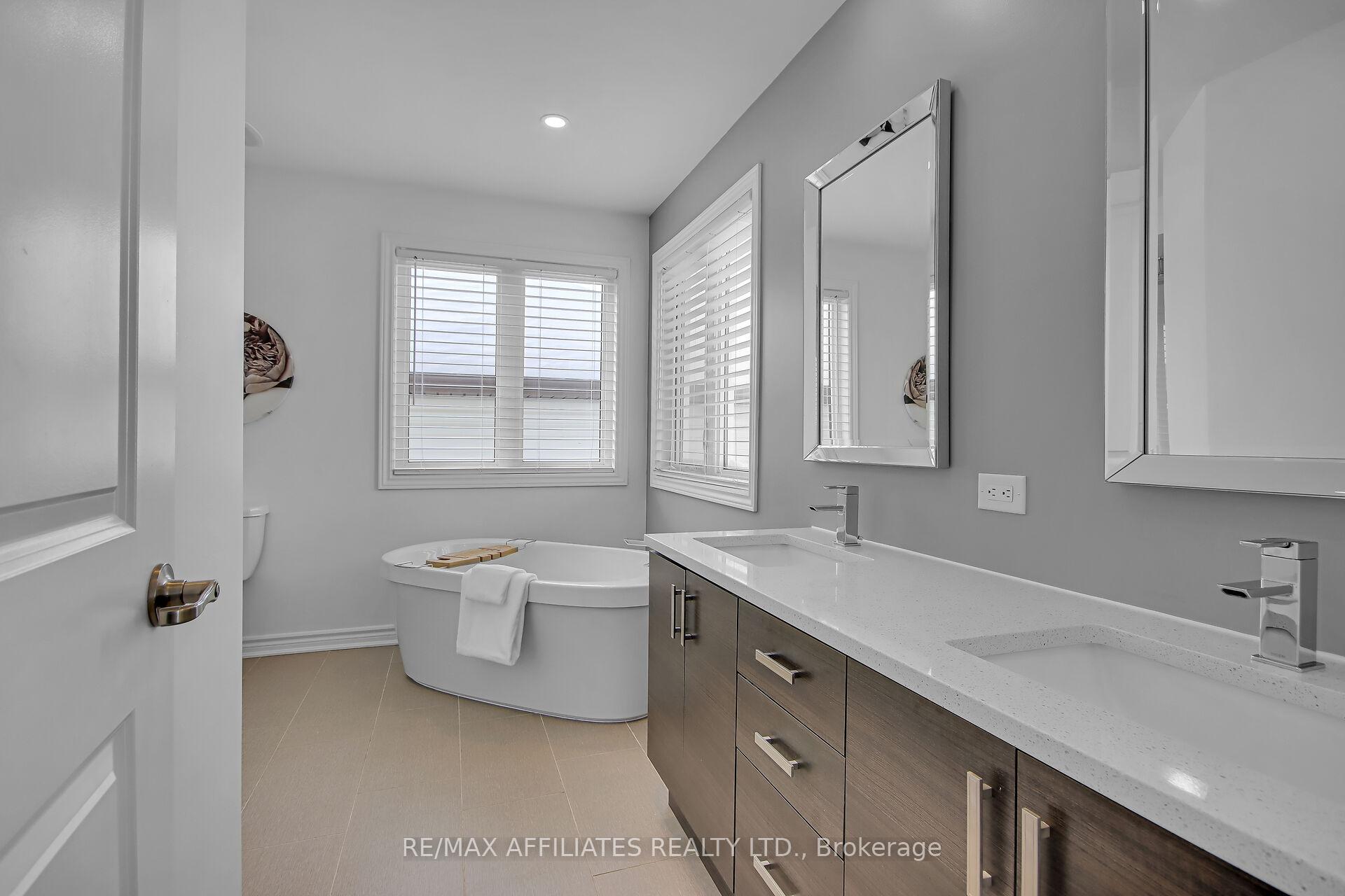 Photo 17 of 44 Oxalis Crescent, Ottawa, Kanata - Emerald Meadows/Trailwest — HOMEH