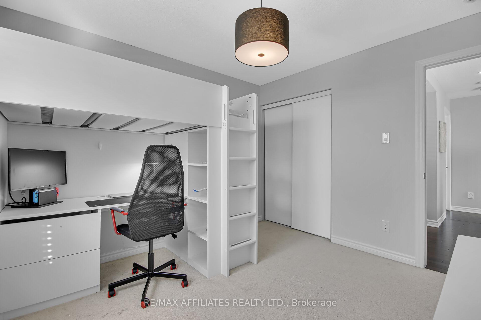 Photo 19 of 44 Oxalis Crescent, Ottawa, Kanata - Emerald Meadows/Trailwest — HOMEH
