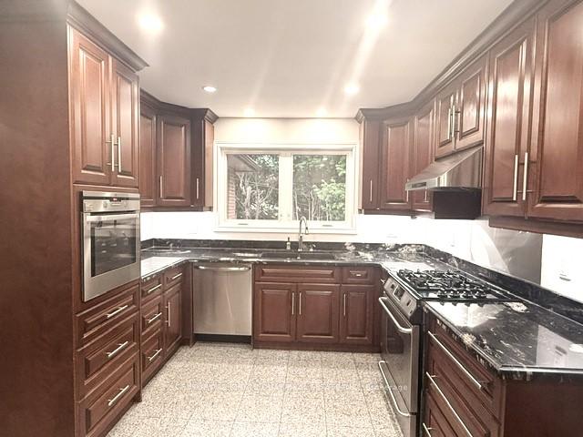 Photo 4 of 3 Fonthill Boulevard, Markham, Unionville — HOMEH