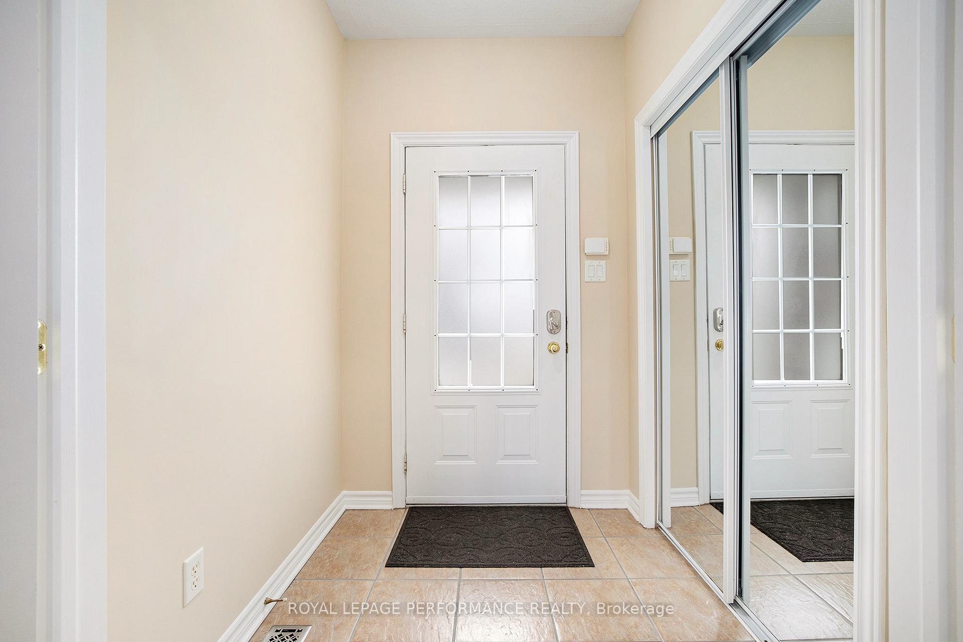 Photo 5 of 55 Peikoff Crescent, Ottawa, Kanata - Morgan's Grant/South March — HOMEH