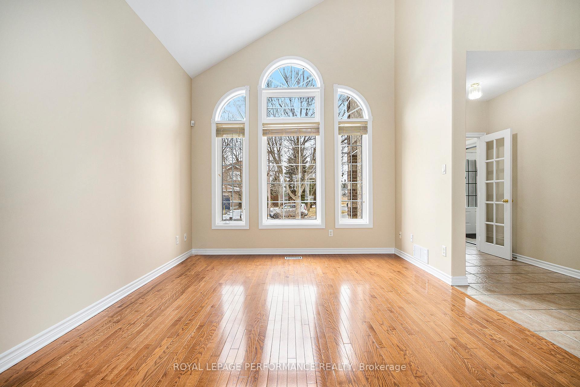 Photo 8 of 55 Peikoff Crescent, Ottawa, Kanata - Morgan's Grant/South March — HOMEH