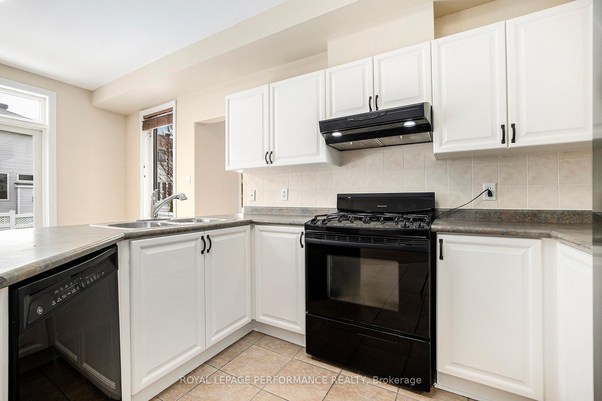 Photo 15 of 55 Peikoff Crescent, Ottawa, Kanata - Morgan's Grant/South March — HOMEH