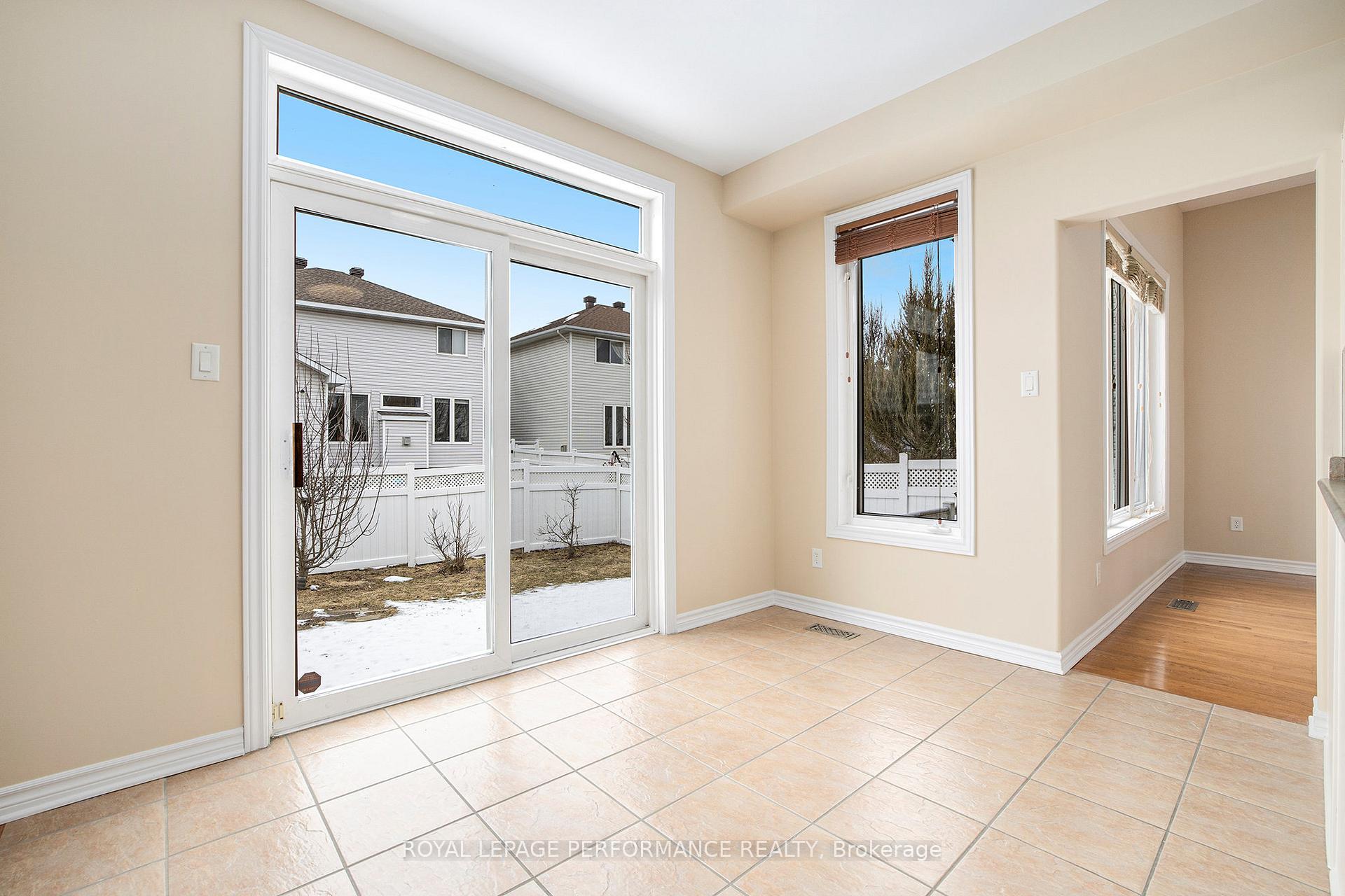 Photo 17 of 55 Peikoff Crescent, Ottawa, Kanata - Morgan's Grant/South March — HOMEH