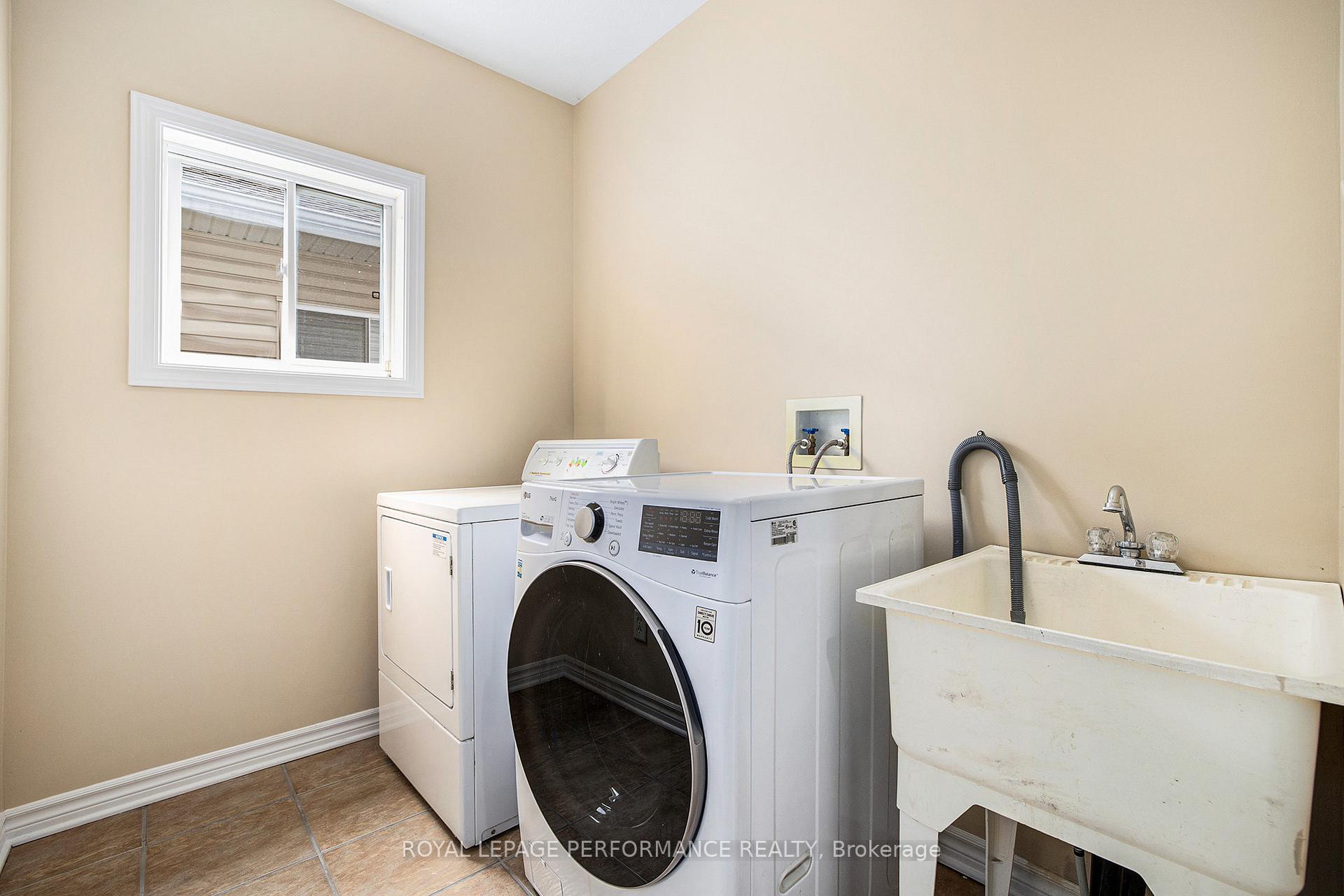 Photo 20 of 55 Peikoff Crescent, Ottawa, Kanata - Morgan's Grant/South March — HOMEH