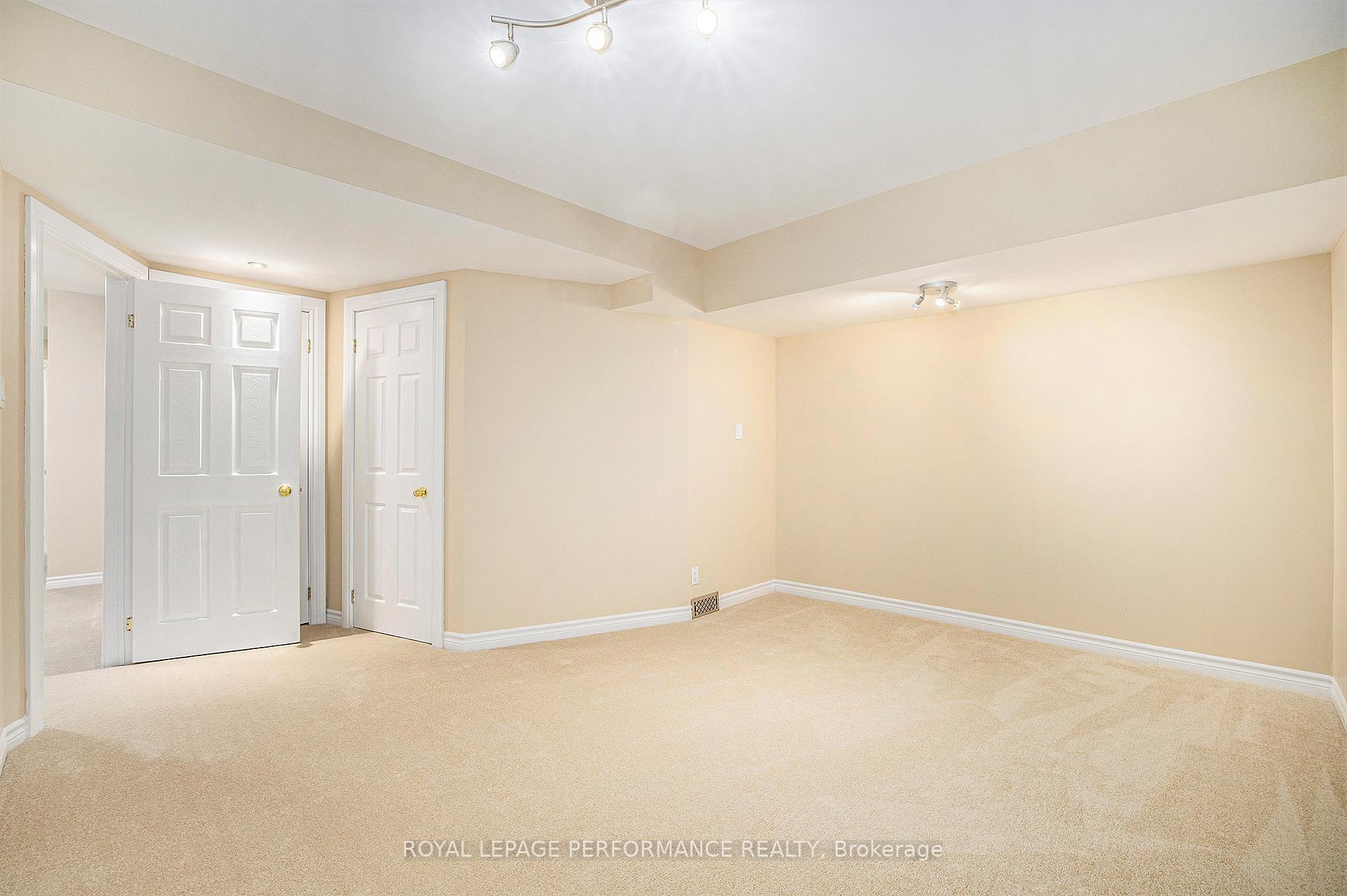Photo 33 of 55 Peikoff Crescent, Ottawa, Kanata - Morgan's Grant/South March — HOMEH