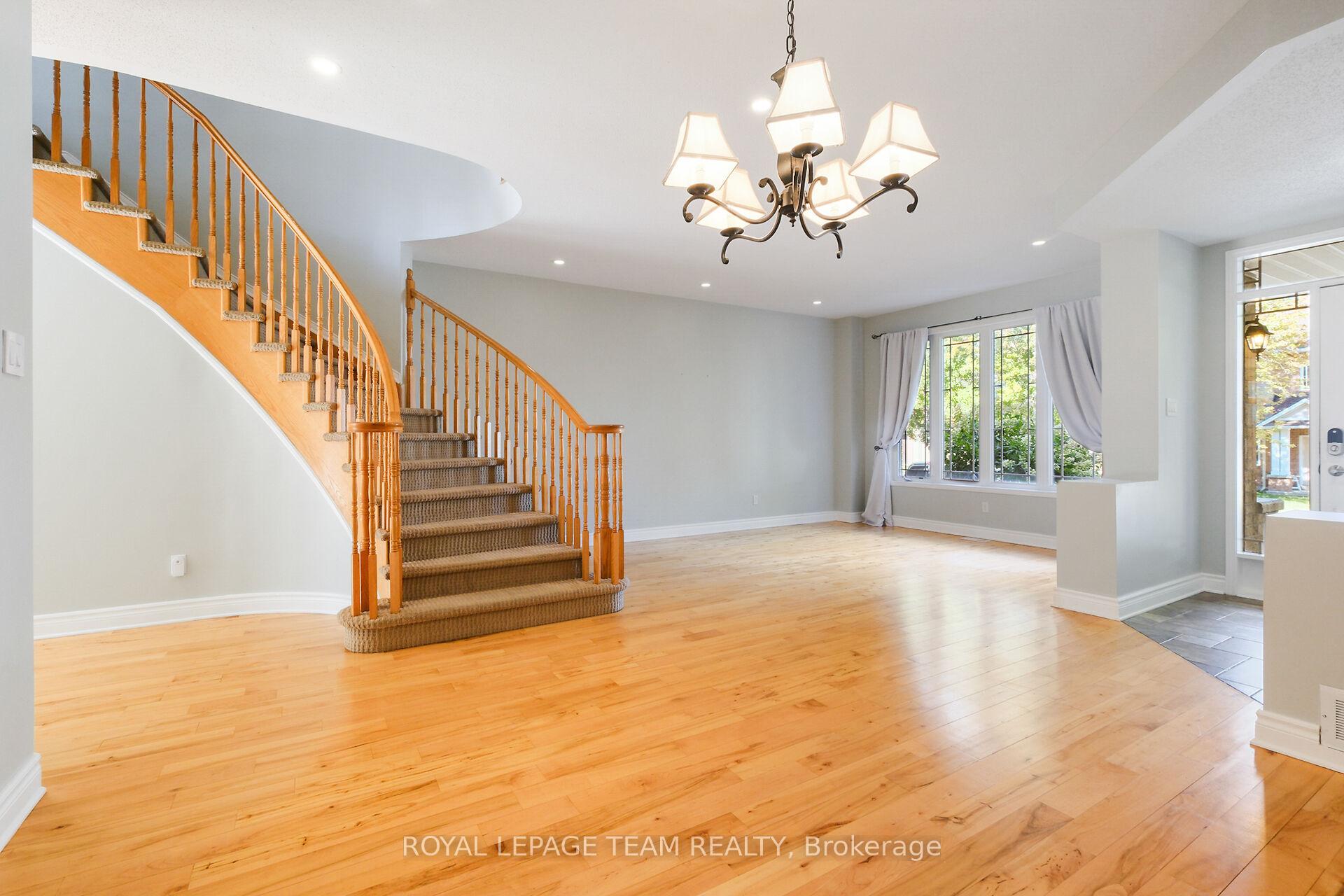 Photo 6 of 48 Portadown Crescent, Ottawa, Kanata - Morgan's Grant/South March — HOMEH
