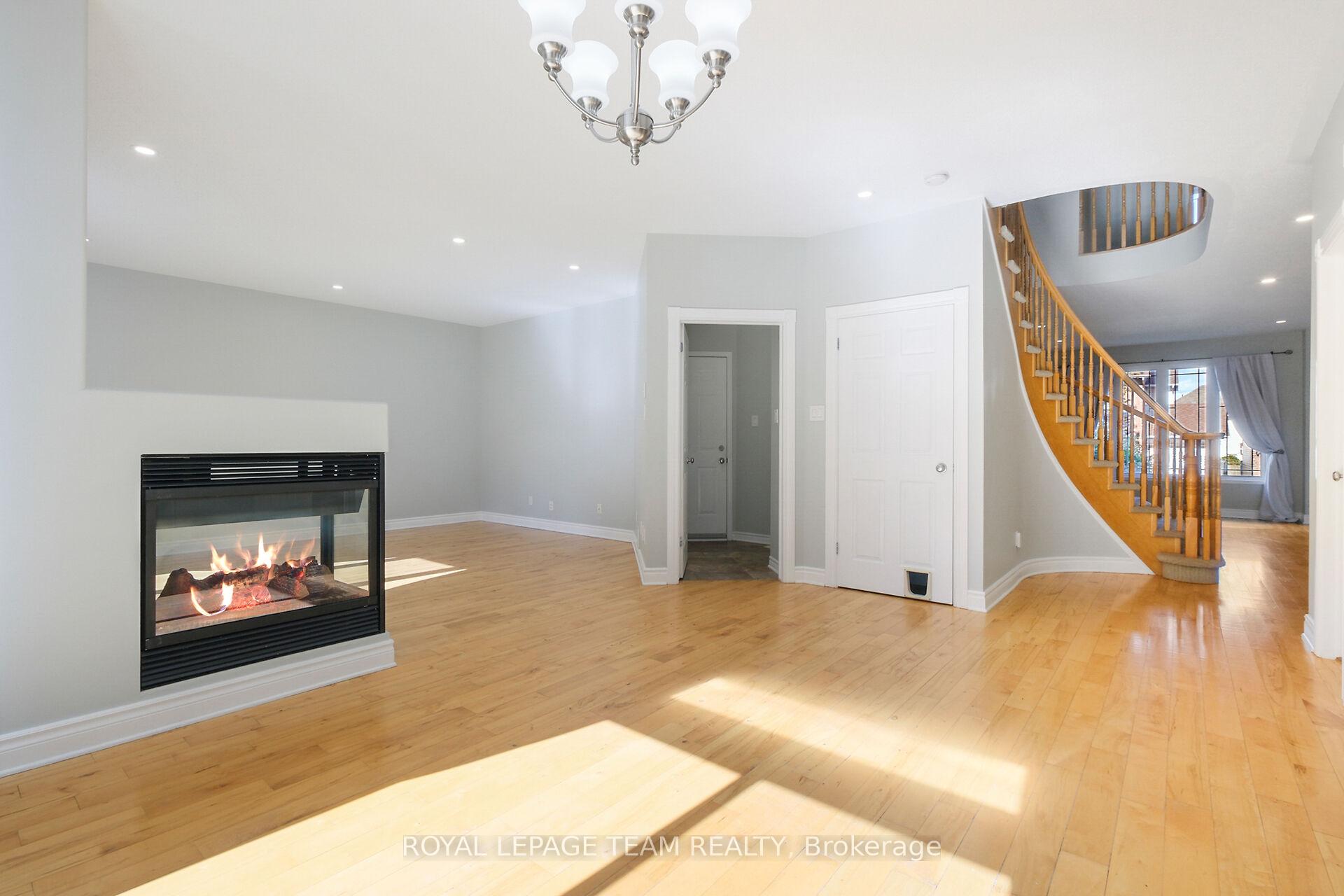 Photo 9 of 48 Portadown Crescent, Ottawa, Kanata - Morgan's Grant/South March — HOMEH