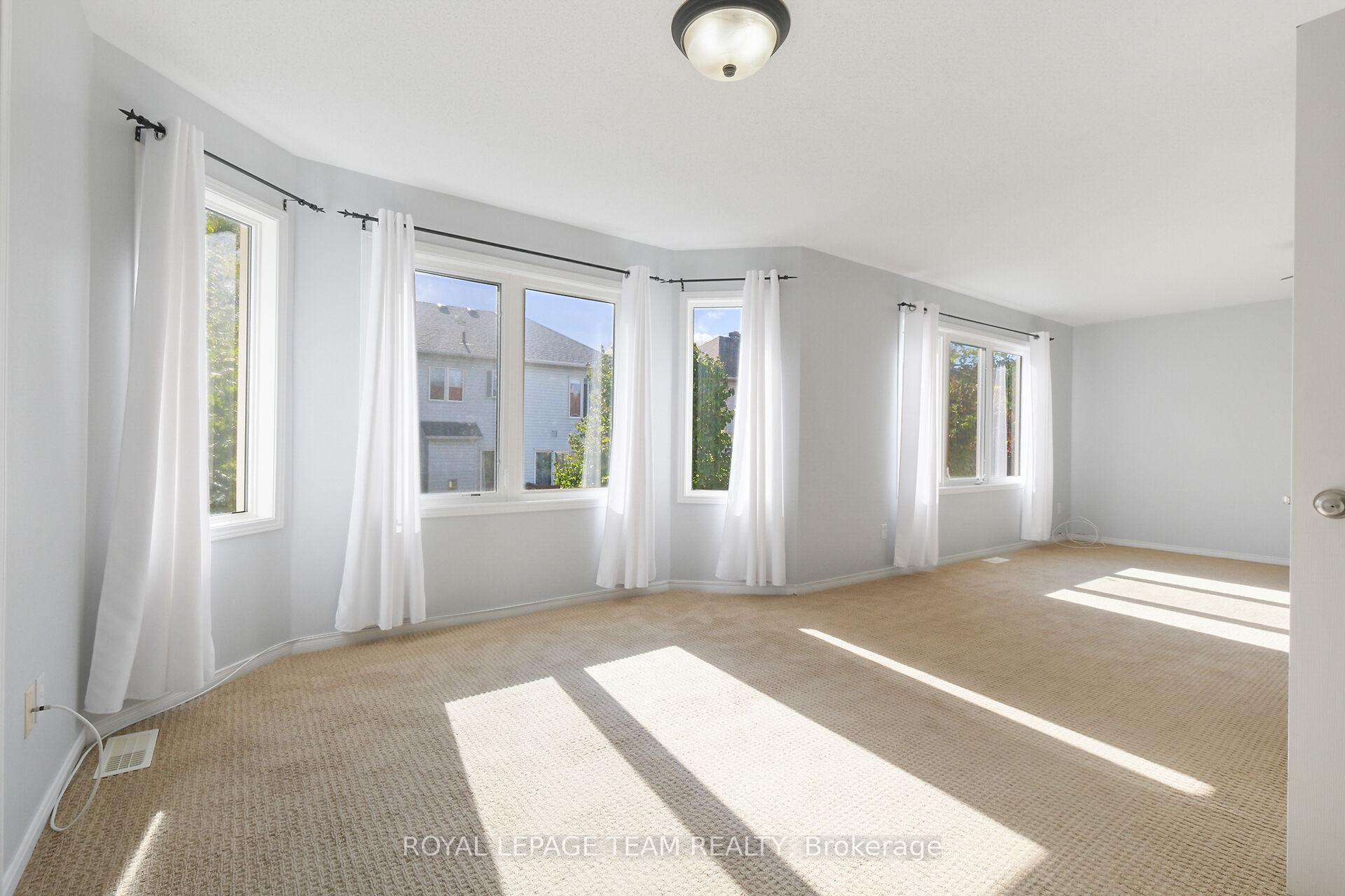 Photo 18 of 48 Portadown Crescent, Ottawa, Kanata - Morgan's Grant/South March — HOMEH