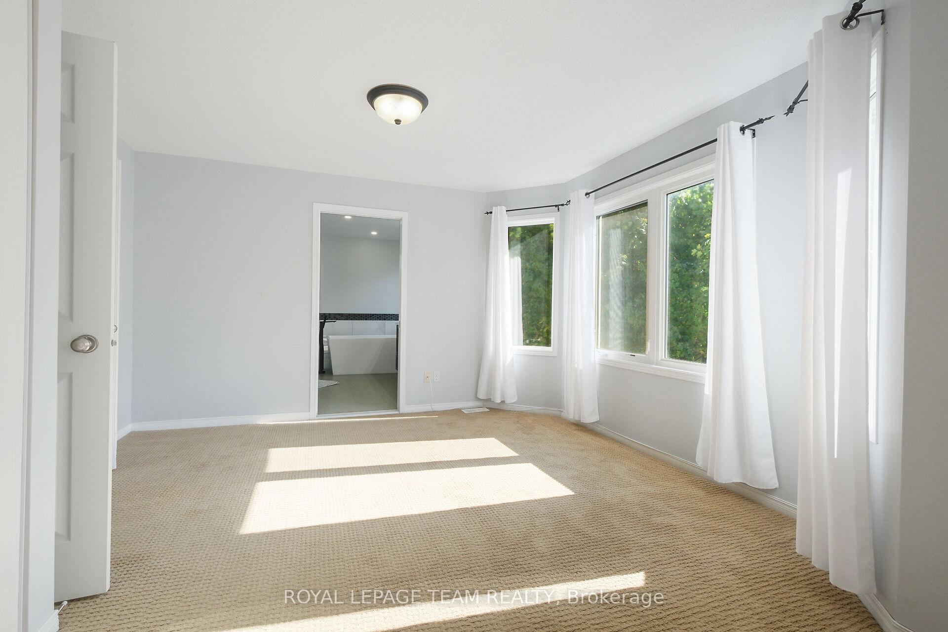 Photo 21 of 48 Portadown Crescent, Ottawa, Kanata - Morgan's Grant/South March — HOMEH