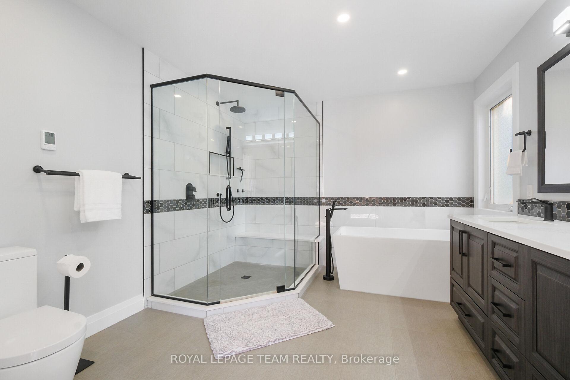 Photo 22 of 48 Portadown Crescent, Ottawa, Kanata - Morgan's Grant/South March — HOMEH