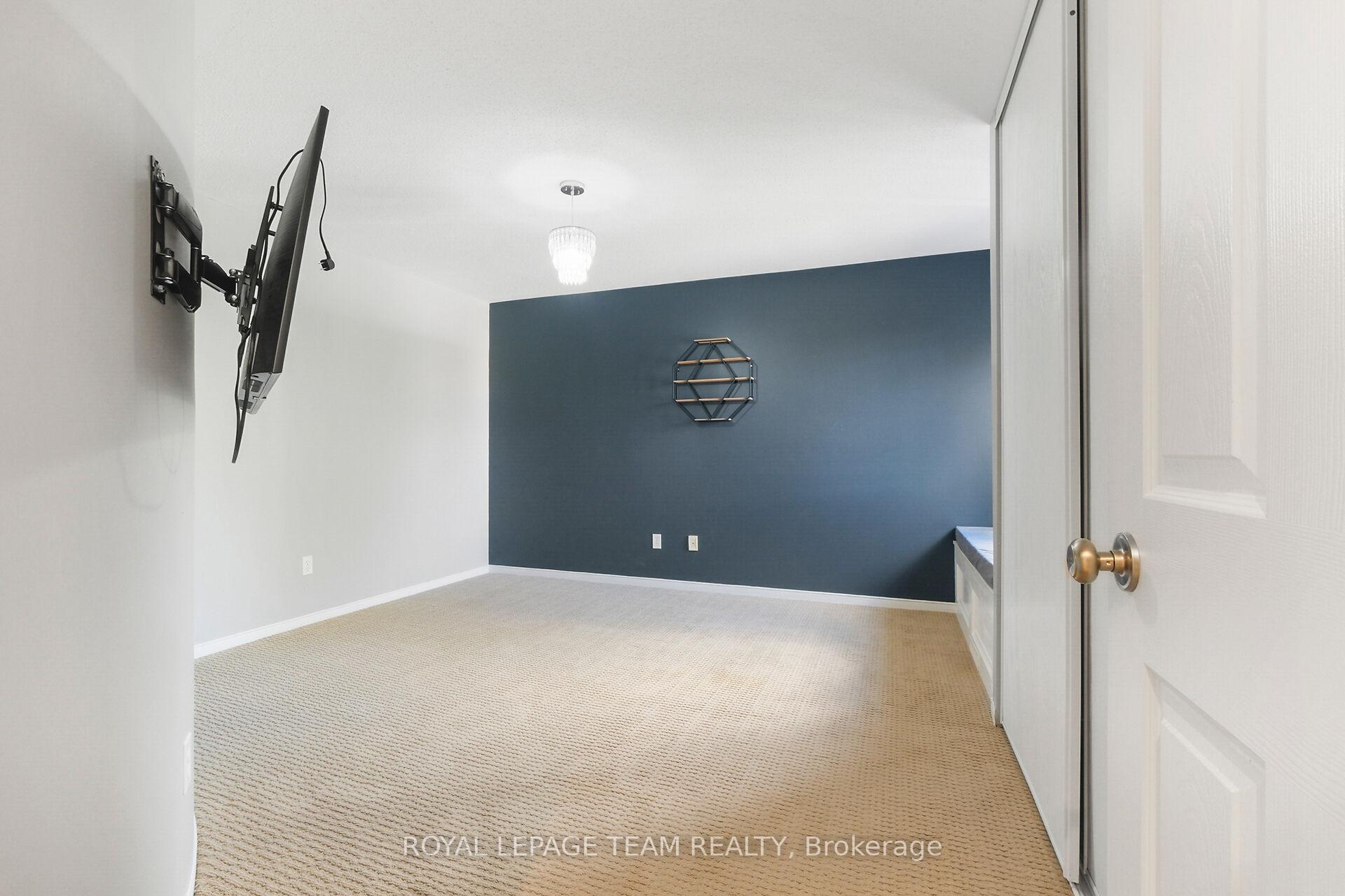 Photo 27 of 48 Portadown Crescent, Ottawa, Kanata - Morgan's Grant/South March — HOMEH