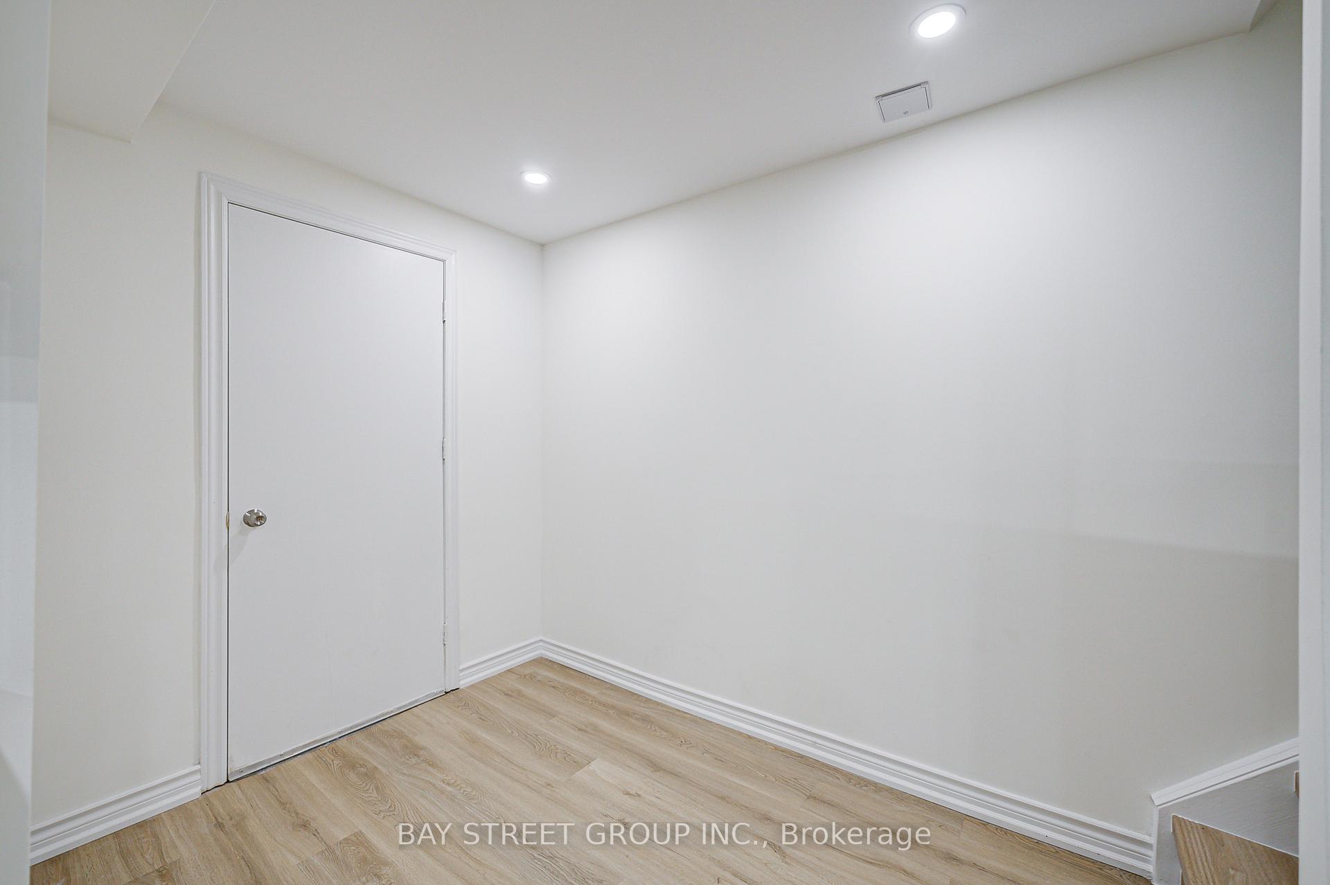 Photo 6 of Unit Bsmt, 94 Castleview Crescent, Markham, Victoria Manor-Jennings Gate — HOMEH