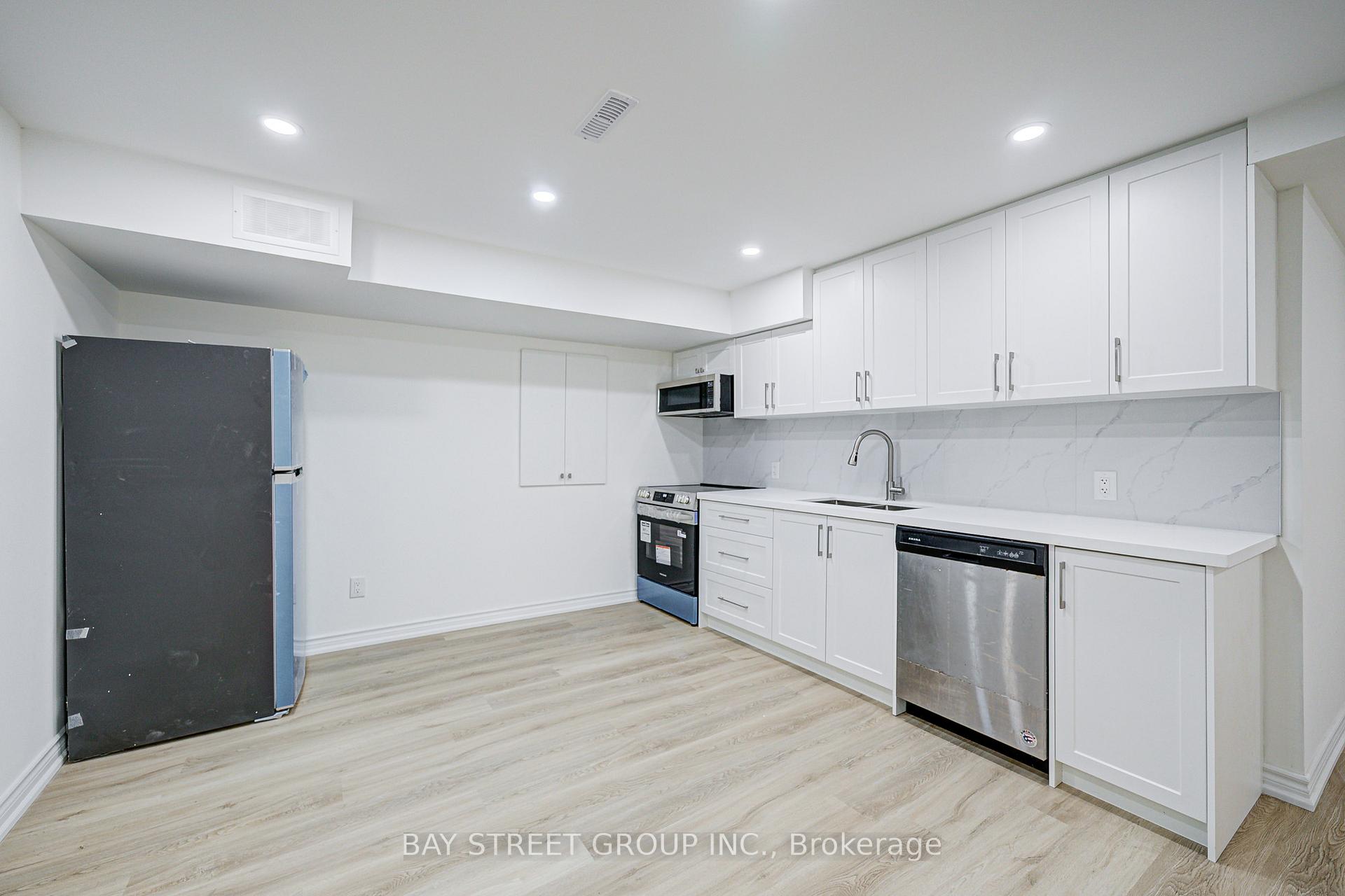 Photo 8 of Unit Bsmt, 94 Castleview Crescent, Markham, Victoria Manor-Jennings Gate — HOMEH