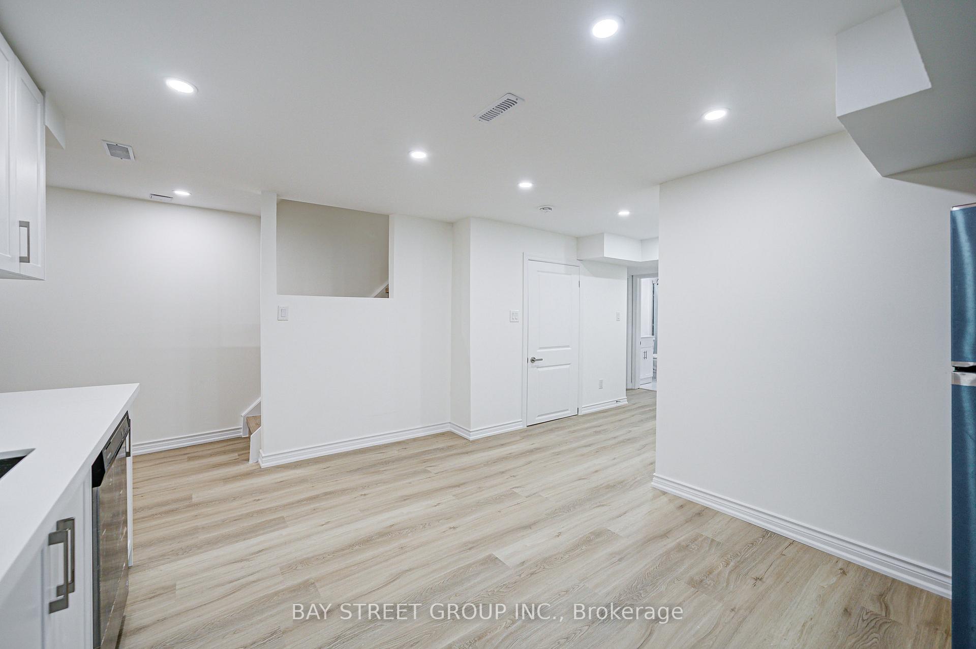 Photo 9 of Unit Bsmt, 94 Castleview Crescent, Markham, Victoria Manor-Jennings Gate — HOMEH