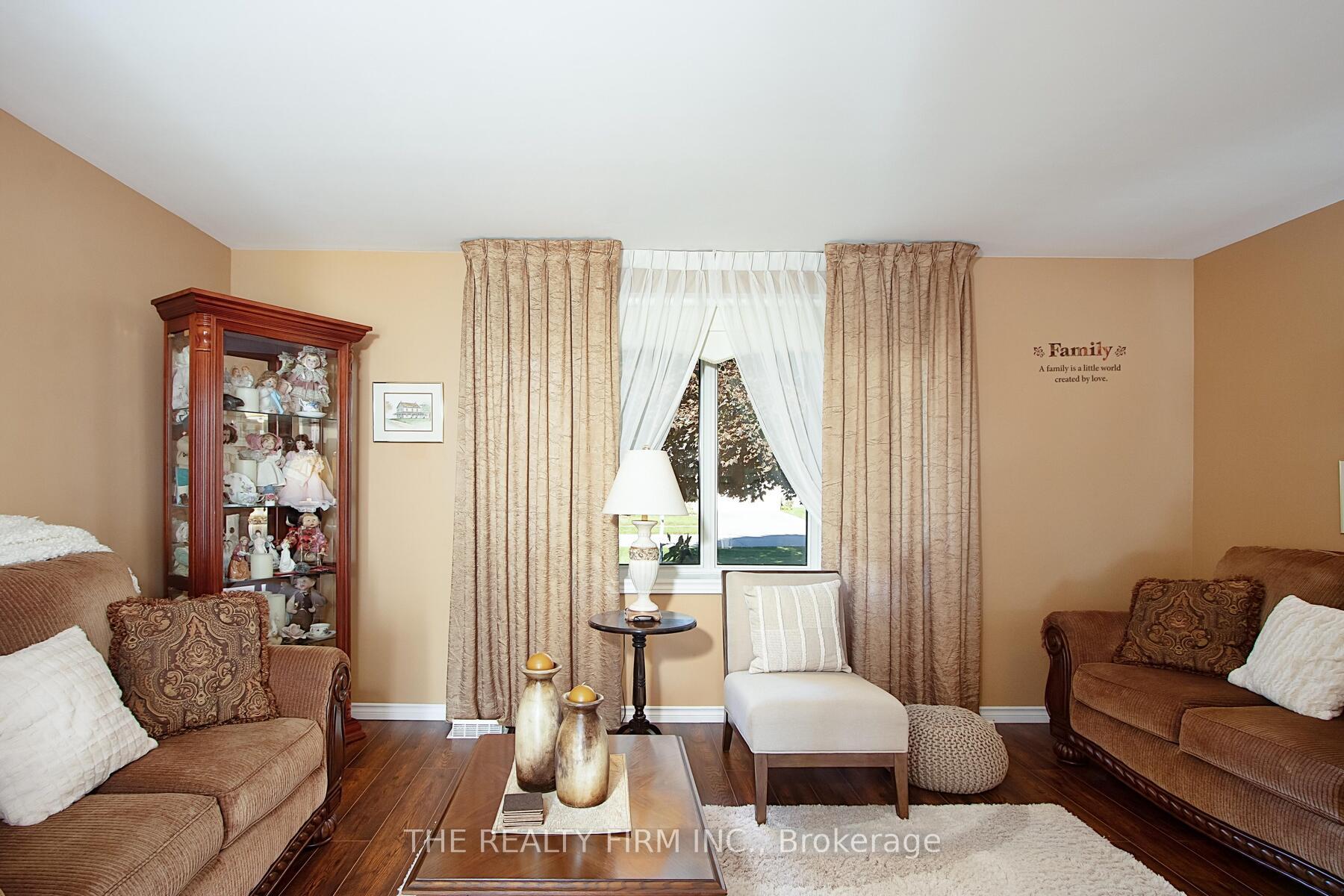 Photo 6 of 124 Simcoe Avenue, Middlesex Centre, Komoka — HOMEH