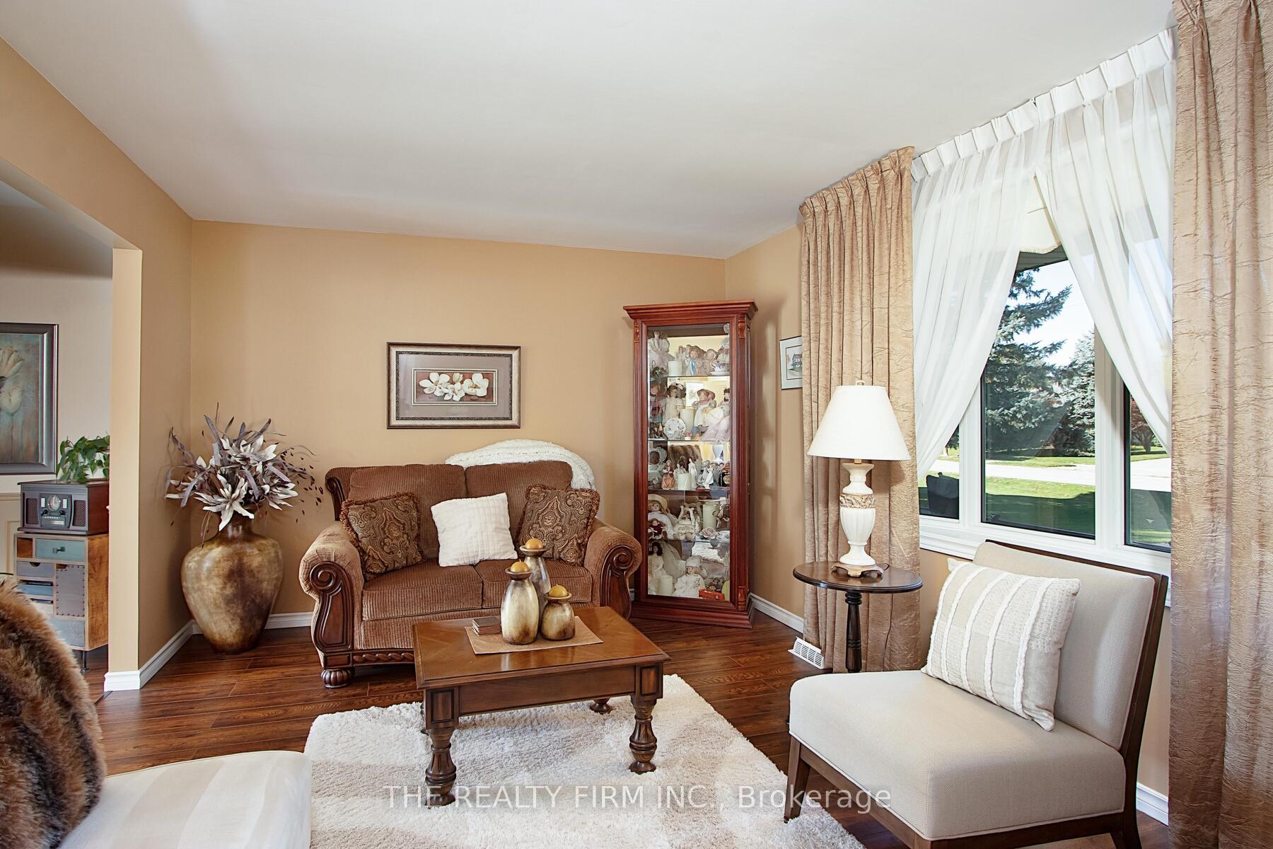 Photo 7 of 124 Simcoe Avenue, Middlesex Centre, Komoka — HOMEH