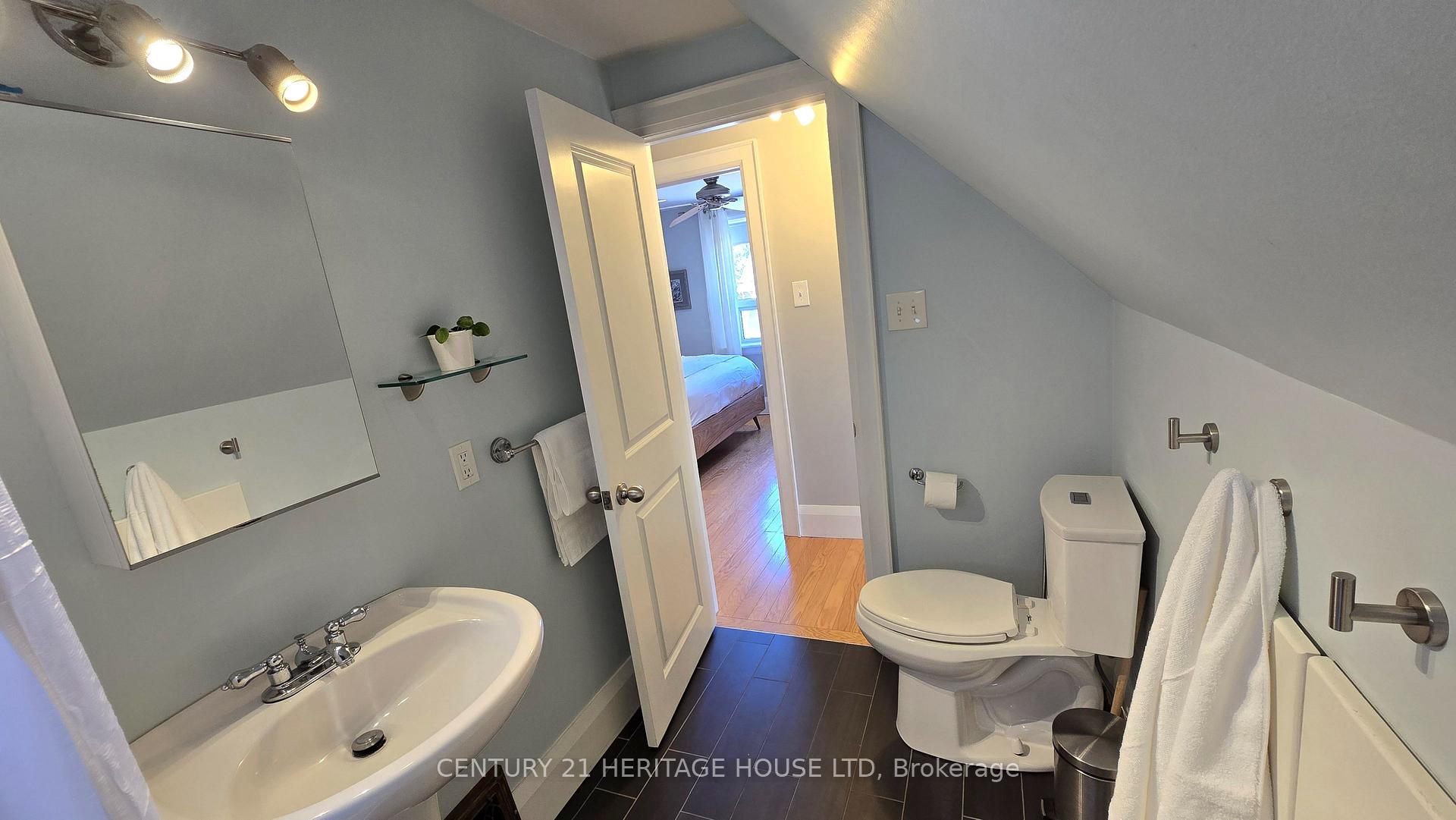 Photo 17 of 23 Kennedy Avenue, Kitchener — HOMEH
