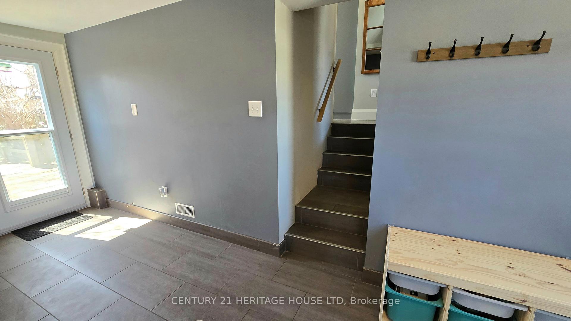 Photo 26 of 23 Kennedy Avenue, Kitchener — HOMEH