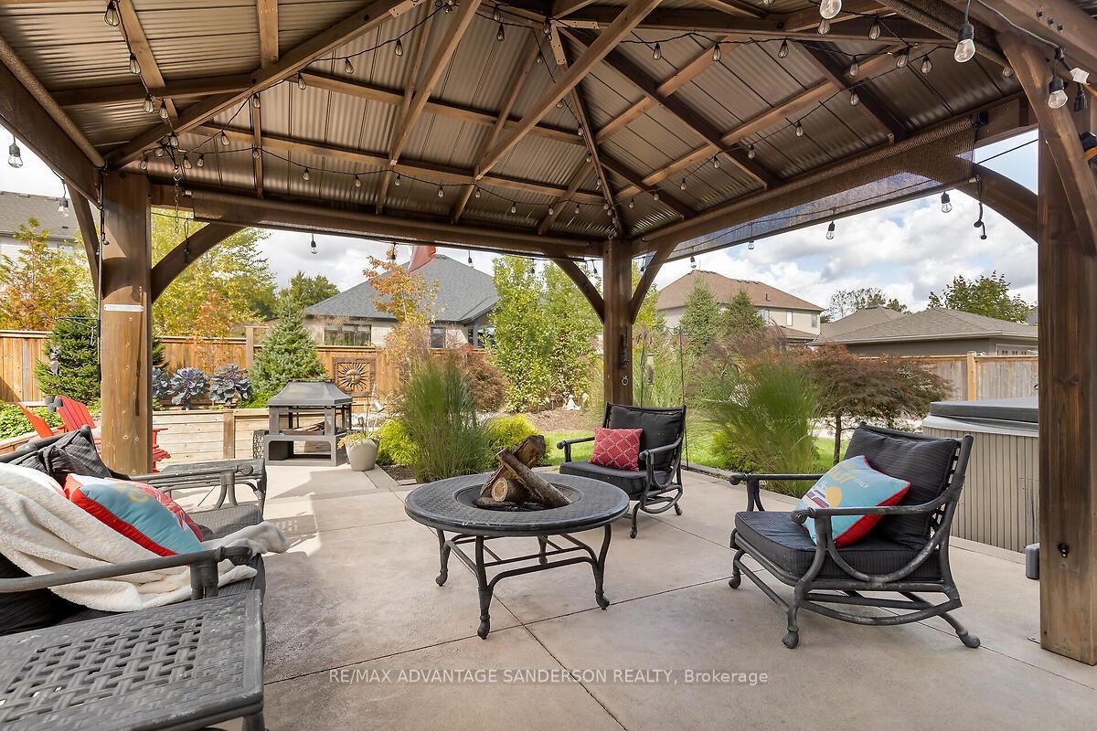 Photo 9 of 56 Blue Heron Drive, Middlesex Centre, Ilderton — HOMEH