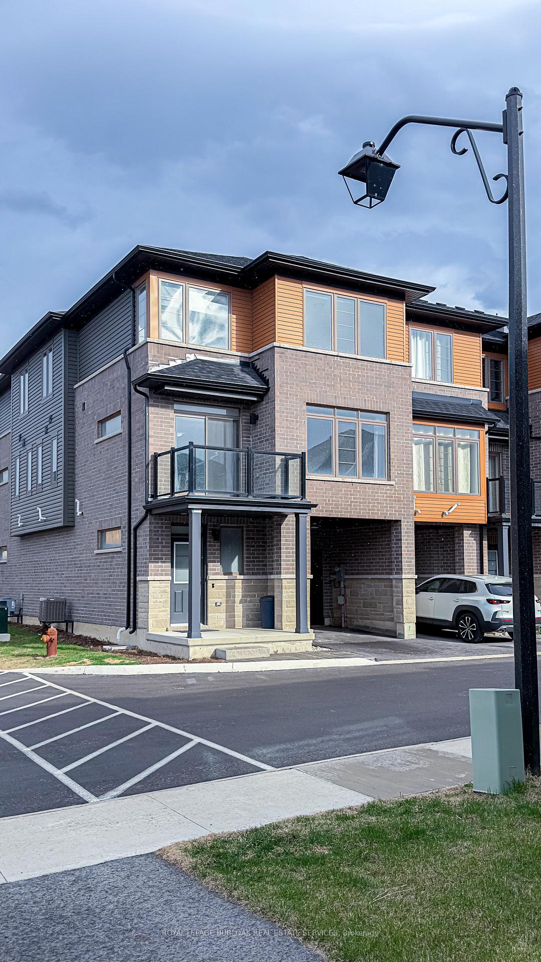 Photo 3 of Unit 80, 61 Soho Street, Hamilton, Stoney Creek Mountain — HOMEH