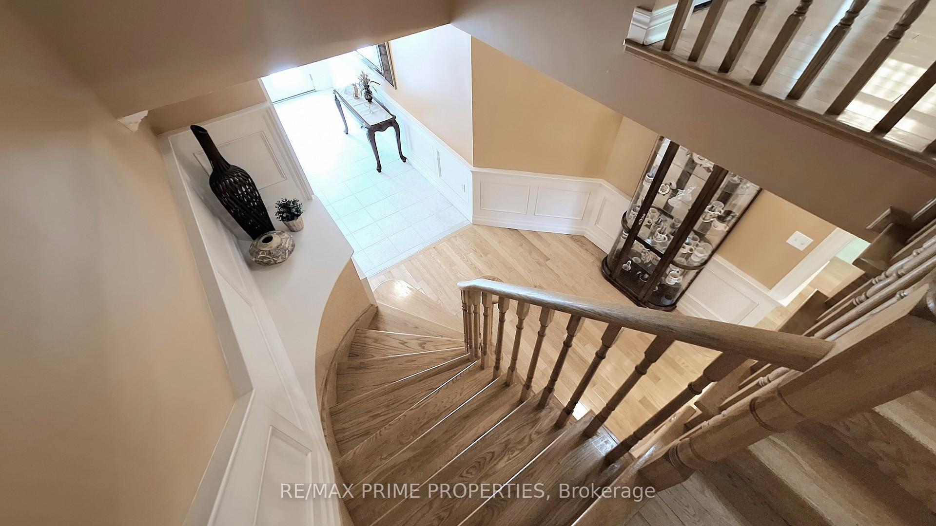 Photo 6 of 49 Rembrandt Drive, Markham, Village Green-South Unionville — HOMEH