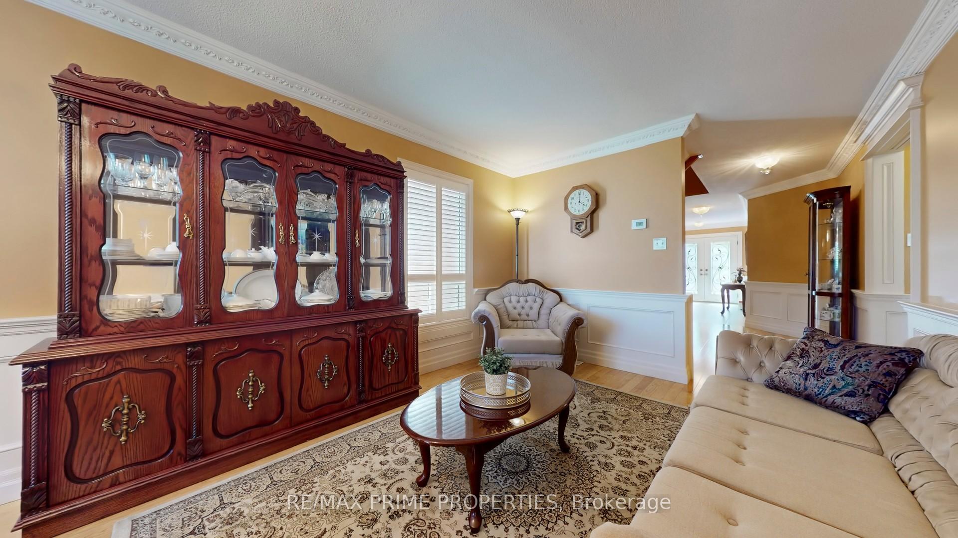 Photo 7 of 49 Rembrandt Drive, Markham, Village Green-South Unionville — HOMEH