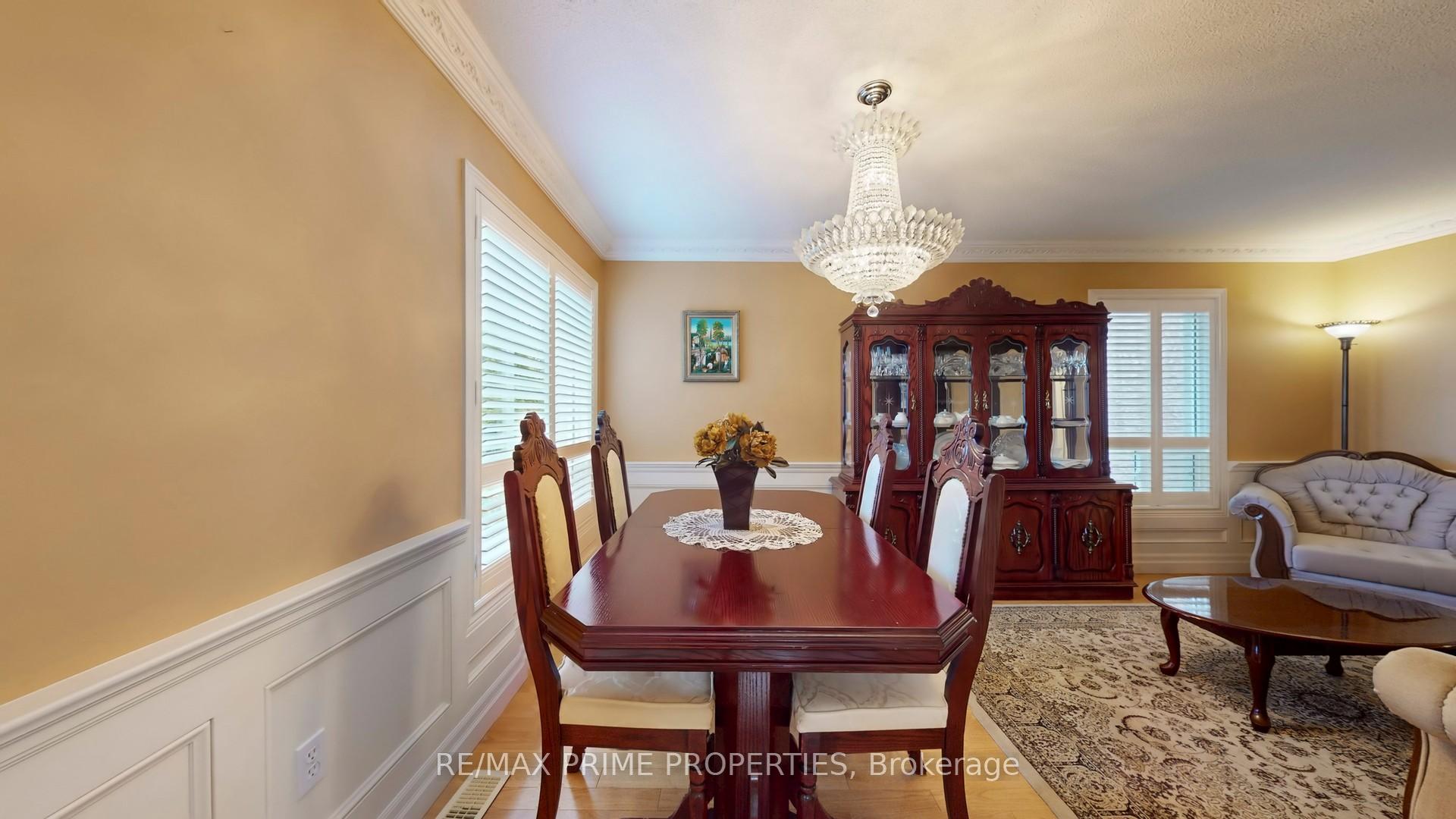 Photo 10 of 49 Rembrandt Drive, Markham, Village Green-South Unionville — HOMEH