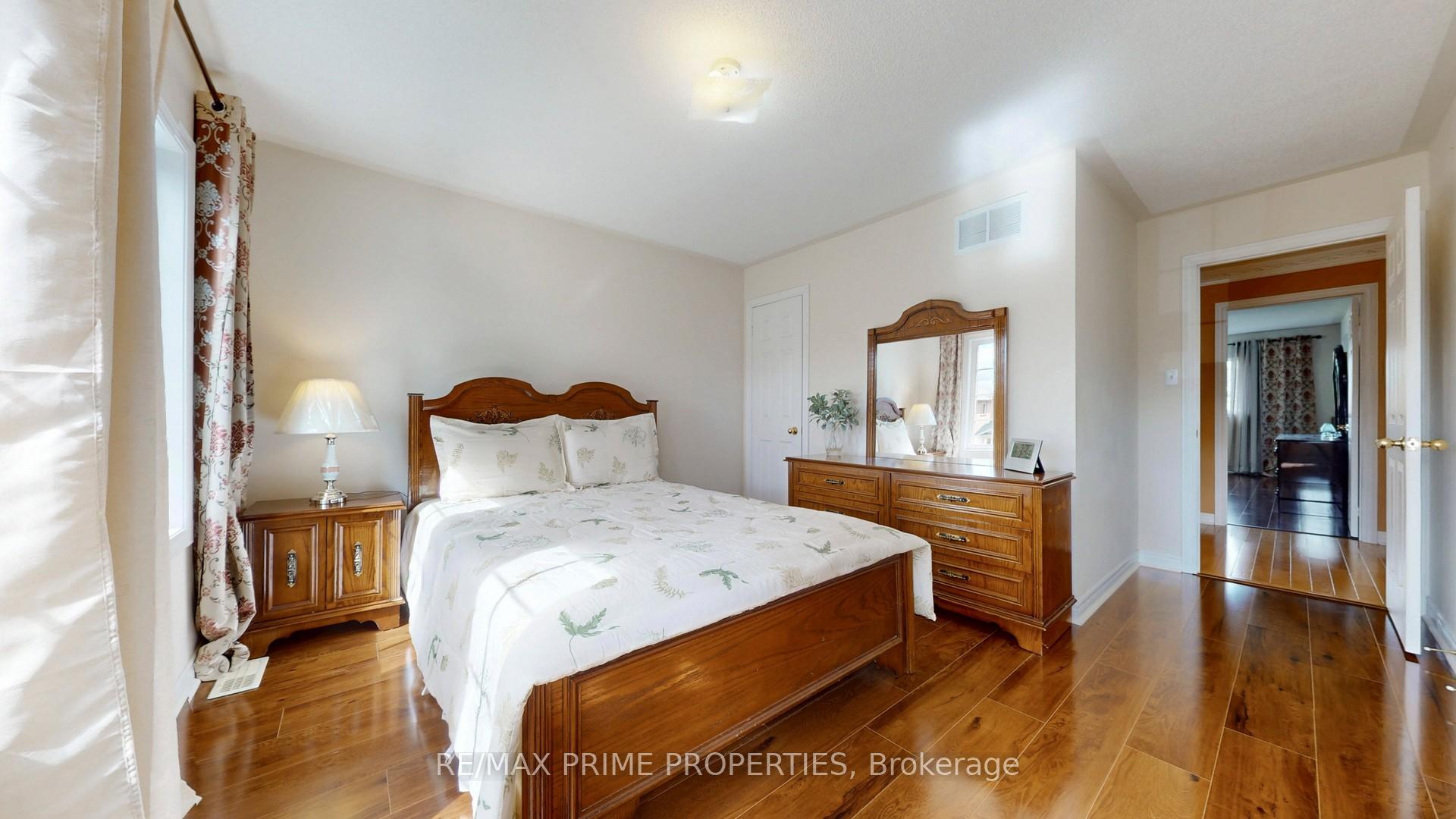 Photo 27 of 49 Rembrandt Drive, Markham, Village Green-South Unionville — HOMEH