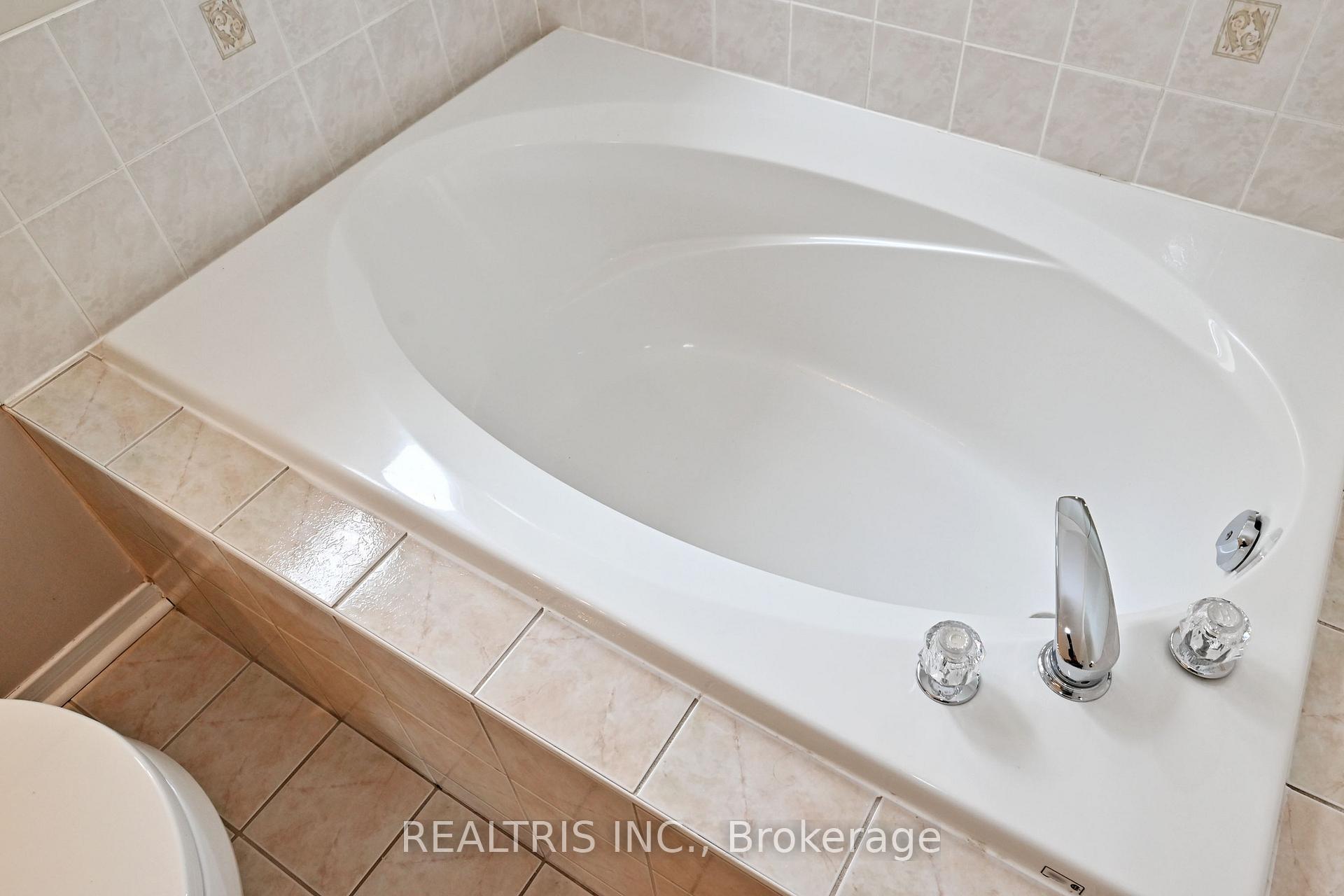 Photo 23 of 220 Fred Mclaren Boulevard, Markham, Wismer — HOMEH