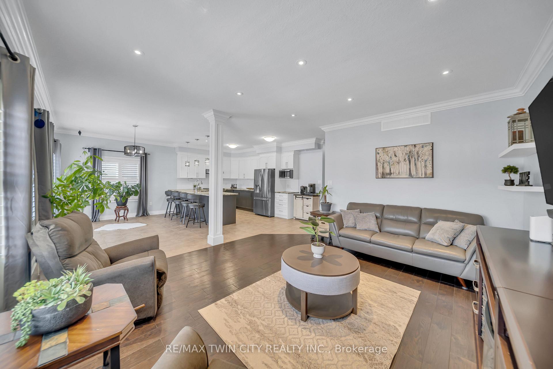 Photo 10 of 941 Audrey Place, Kitchener — HOMEH