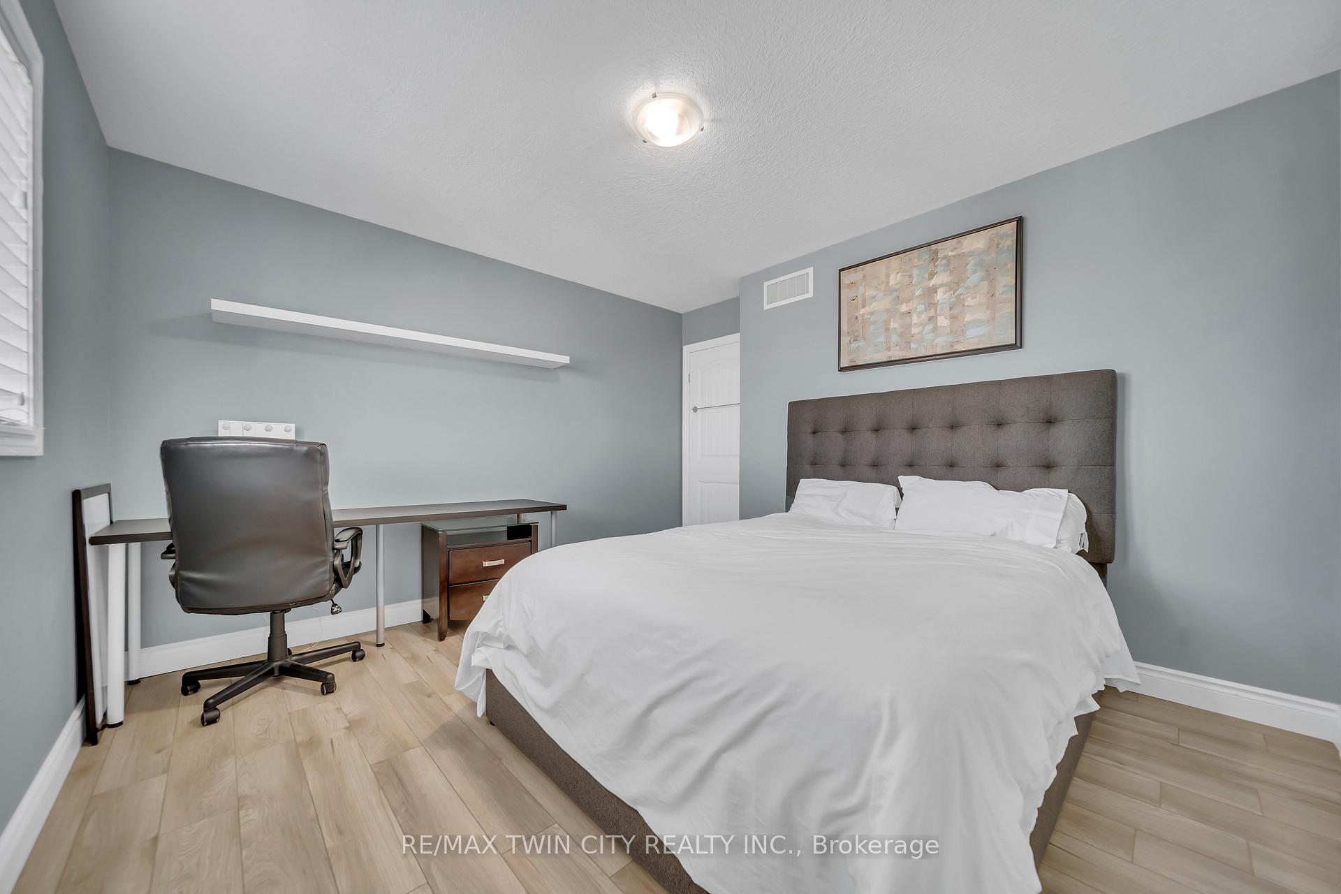 Photo 30 of 941 Audrey Place, Kitchener — HOMEH
