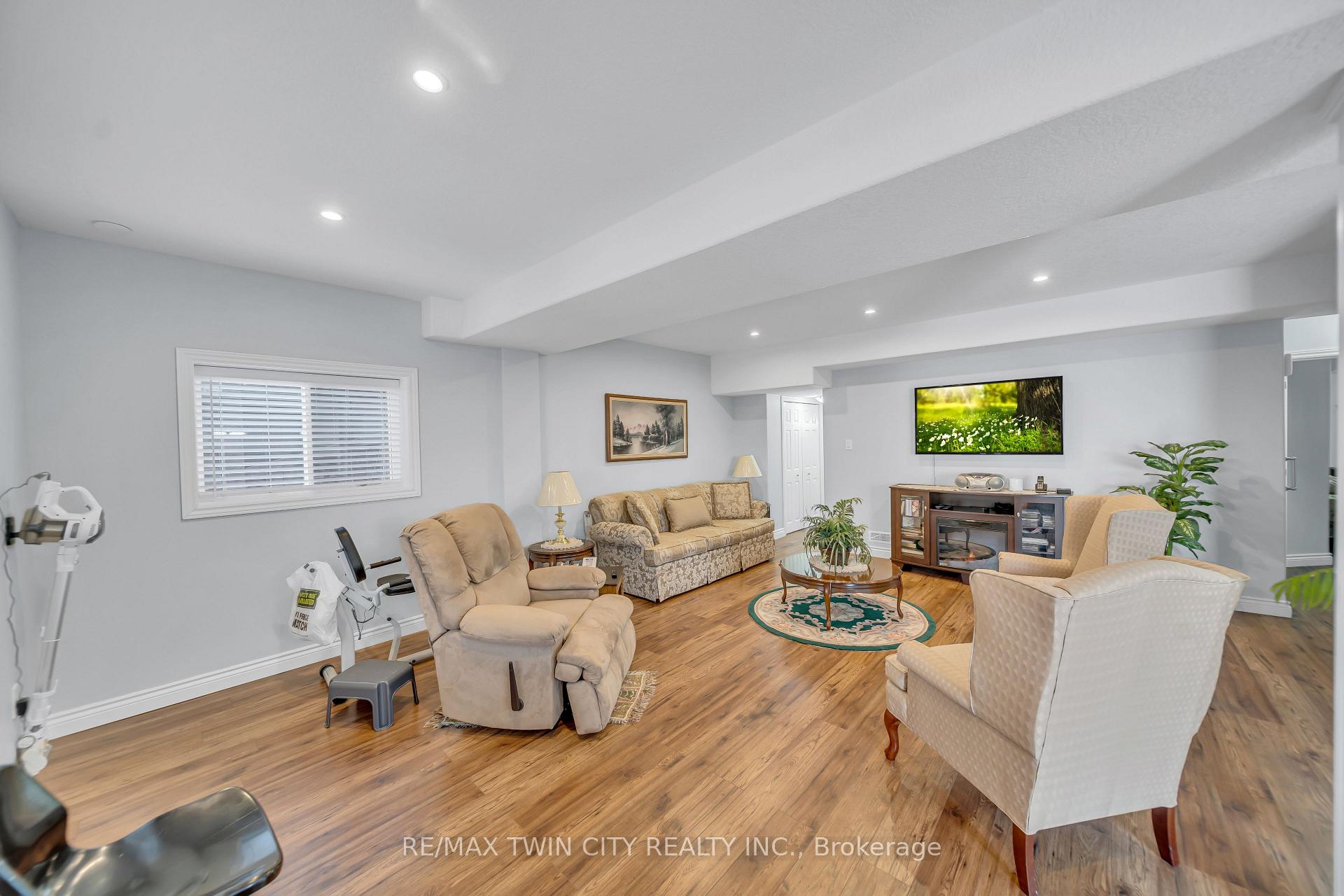 Photo 36 of 941 Audrey Place, Kitchener — HOMEH