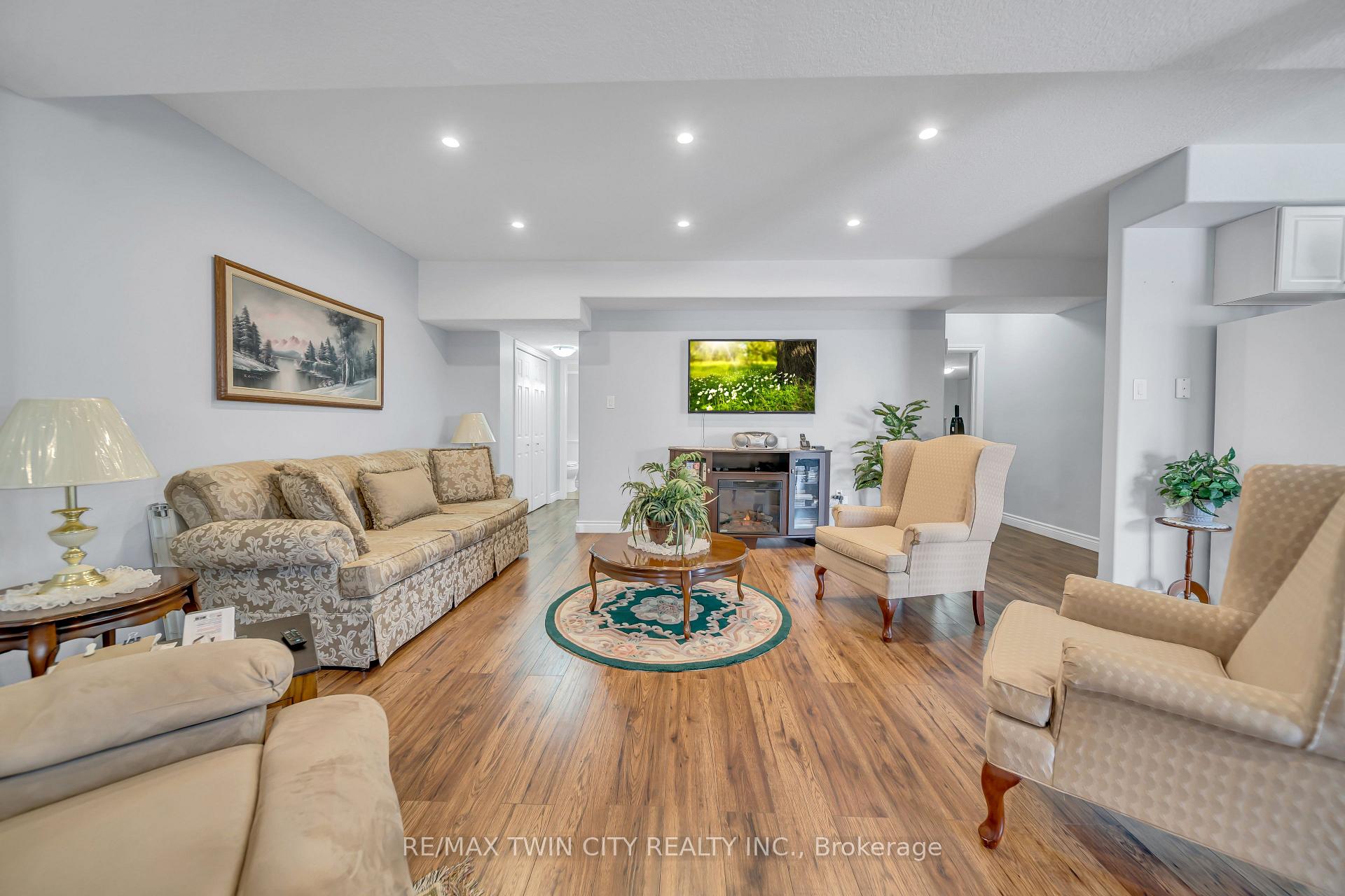Photo 39 of 941 Audrey Place, Kitchener — HOMEH