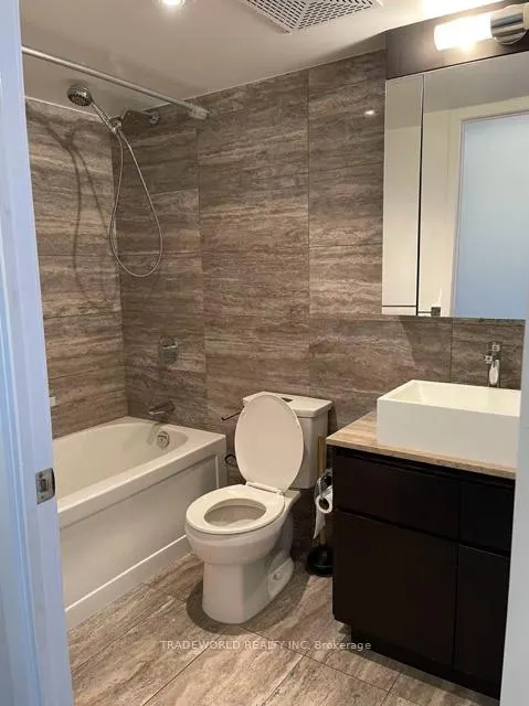 Photo 6 of Unit 1042B, 15 Iceboat Terrace, Toronto, Waterfront Communities — HOMEH