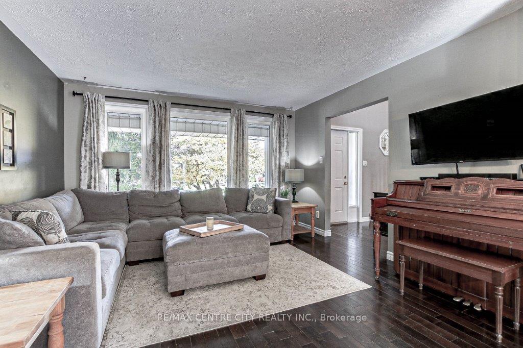 Photo 10 of 117 Brookfield Street, Middlesex Centre, Denfield — HOMEH