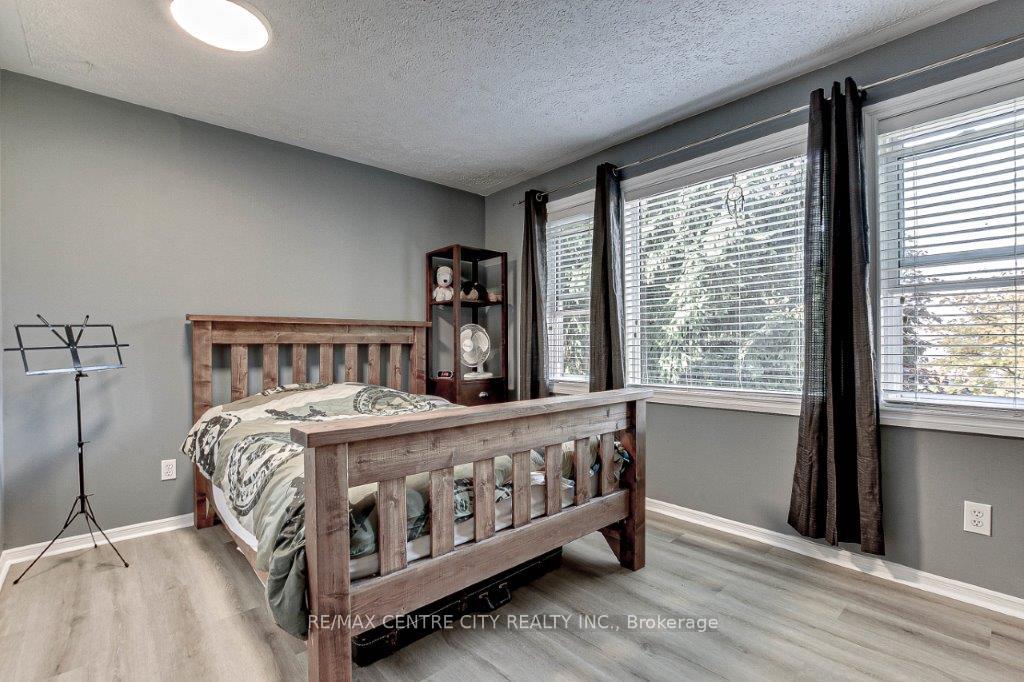 Photo 19 of 117 Brookfield Street, Middlesex Centre, Denfield — HOMEH