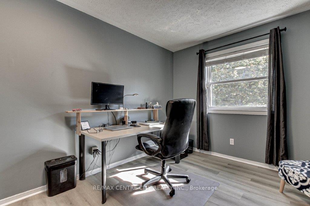 Photo 23 of 117 Brookfield Street, Middlesex Centre, Denfield — HOMEH