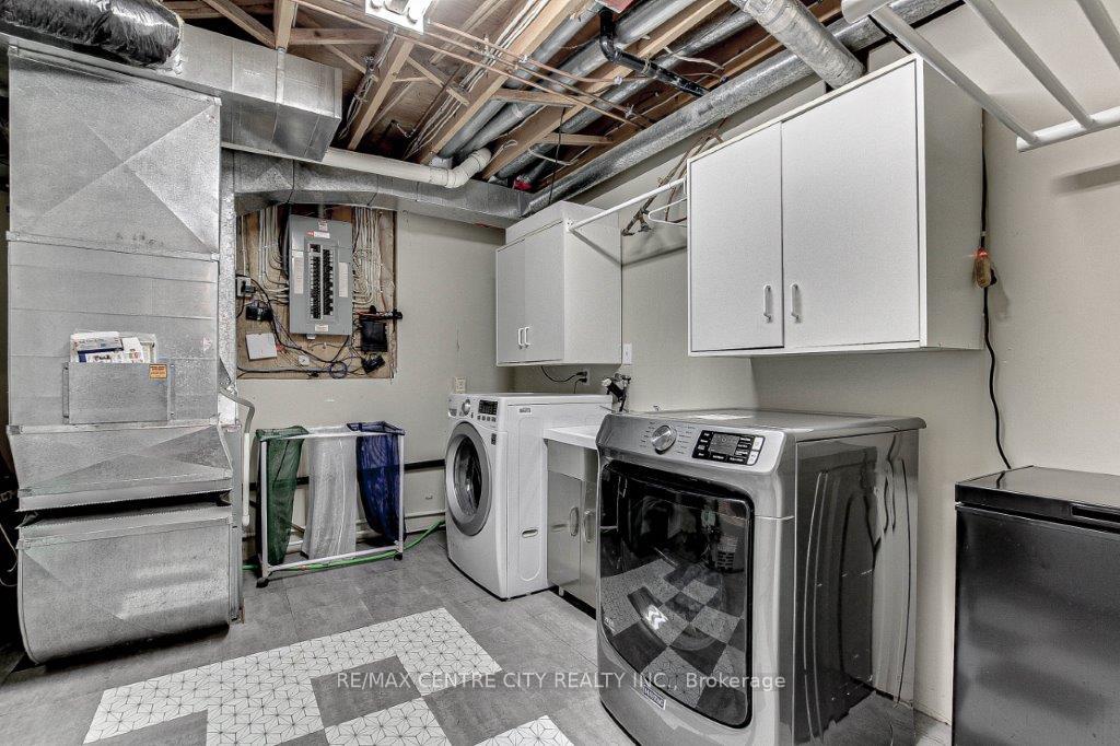 Photo 25 of 117 Brookfield Street, Middlesex Centre, Denfield — HOMEH