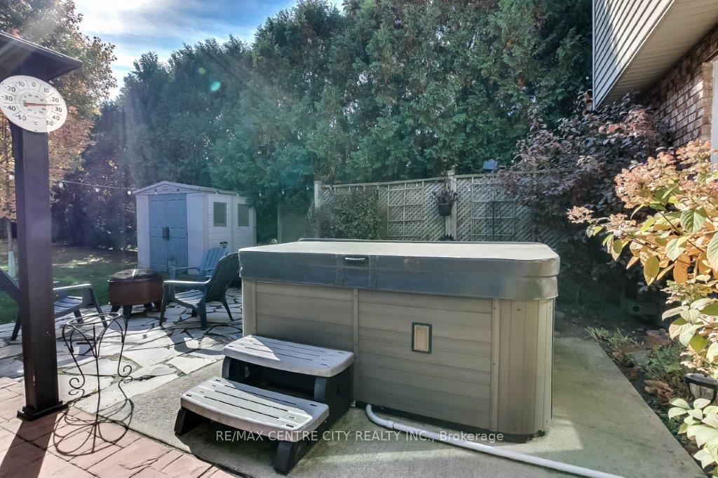 Photo 30 of 117 Brookfield Street, Middlesex Centre, Denfield — HOMEH
