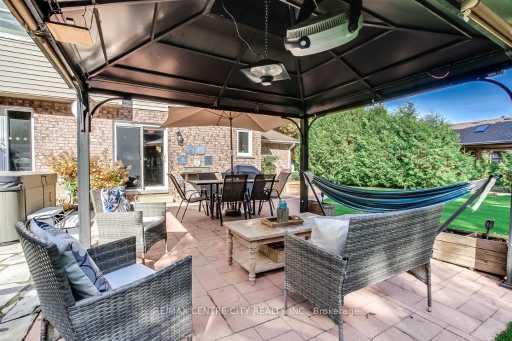 Photo 34 of 117 Brookfield Street, Middlesex Centre, Denfield — HOMEH