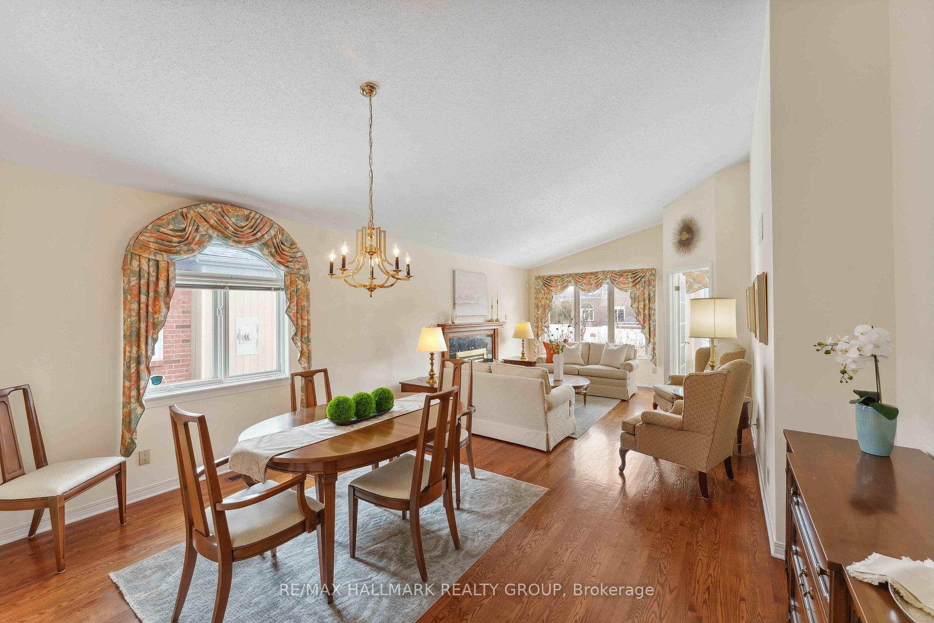 Photo 4 of 18 Partridge Drive, Ottawa, Kanata - Bridlewood — HOMEH