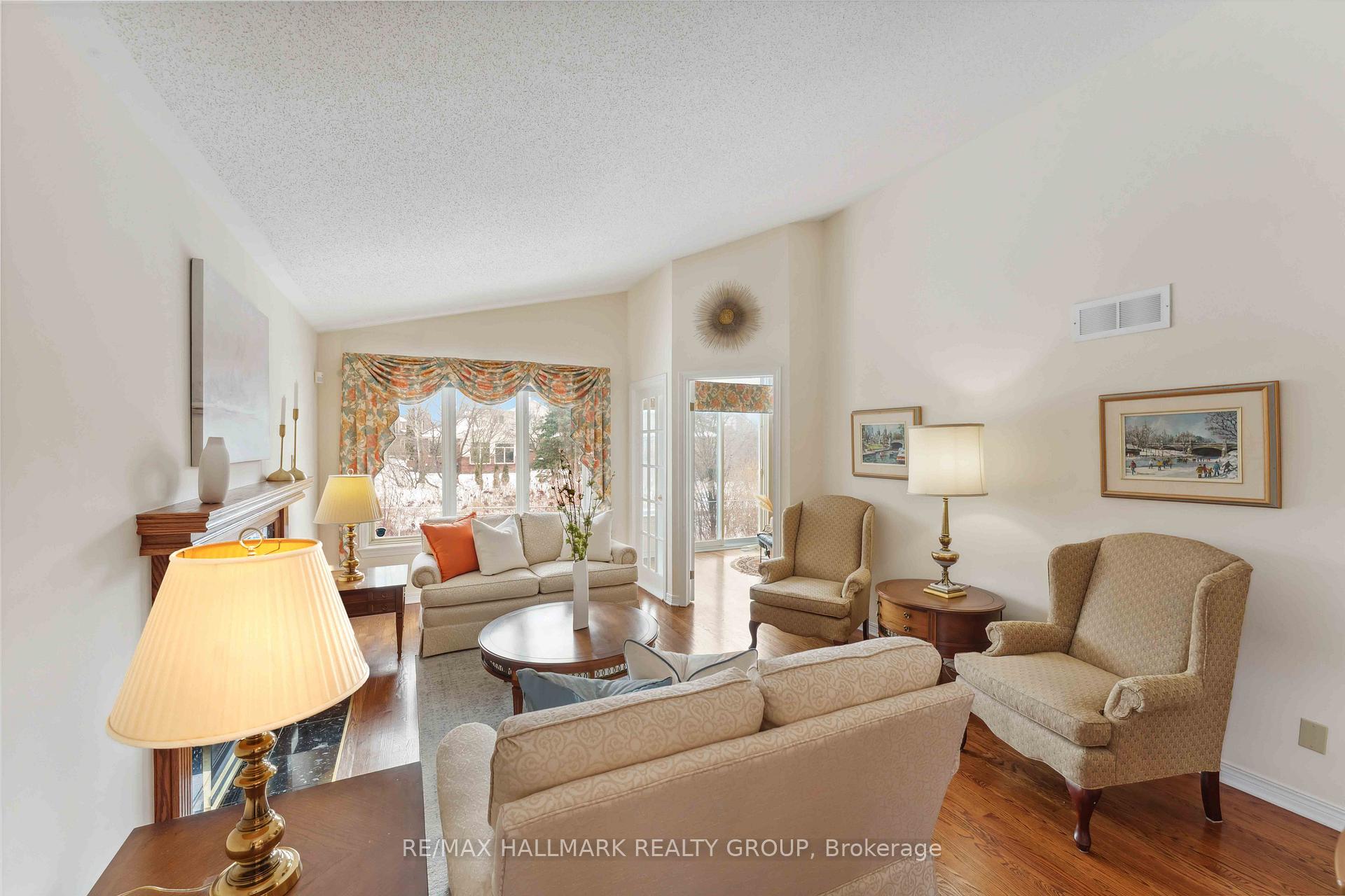 Photo 5 of 18 Partridge Drive, Ottawa, Kanata - Bridlewood — HOMEH